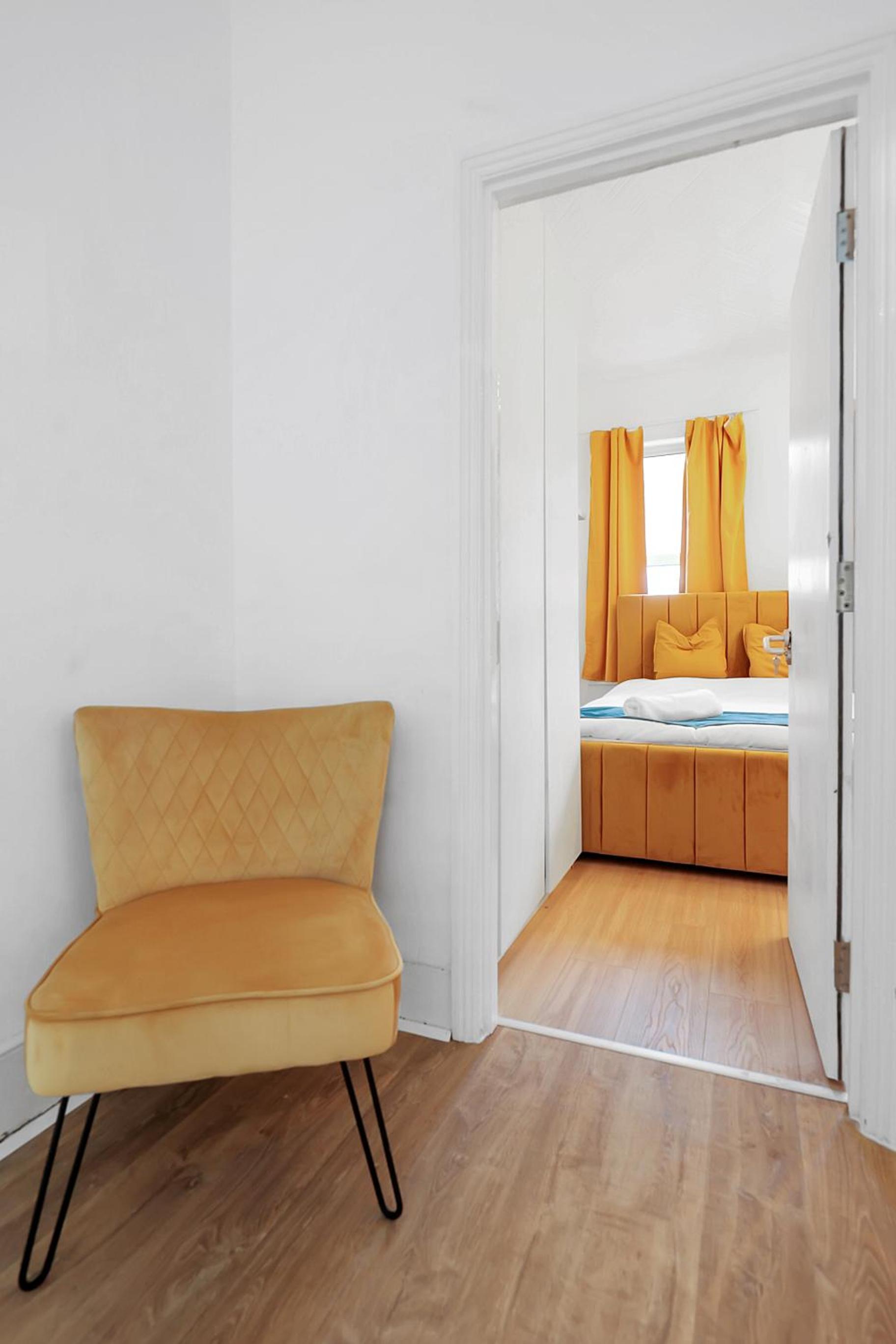 Apartment photo 2