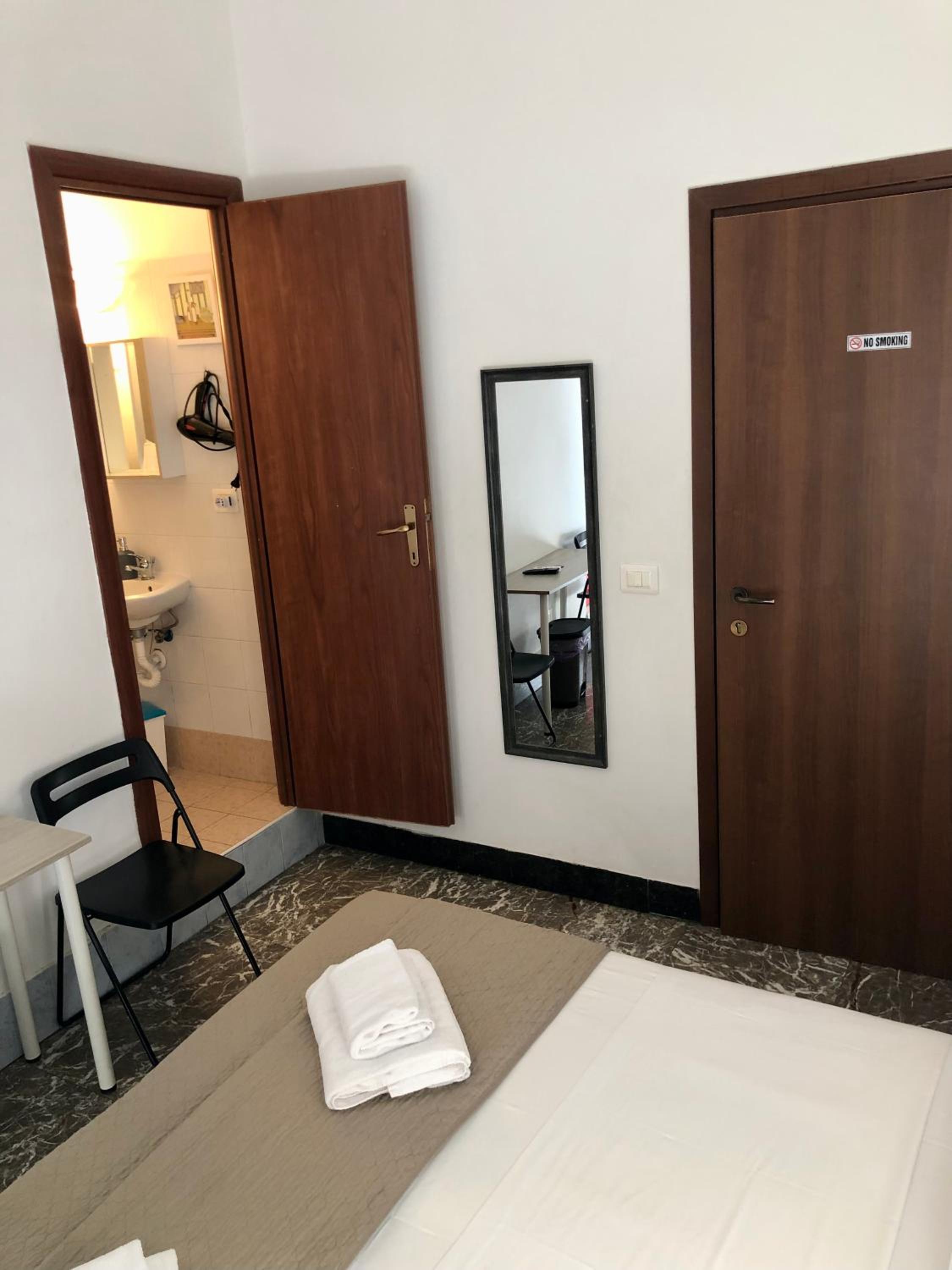 Deluxe Twin Room photo 3