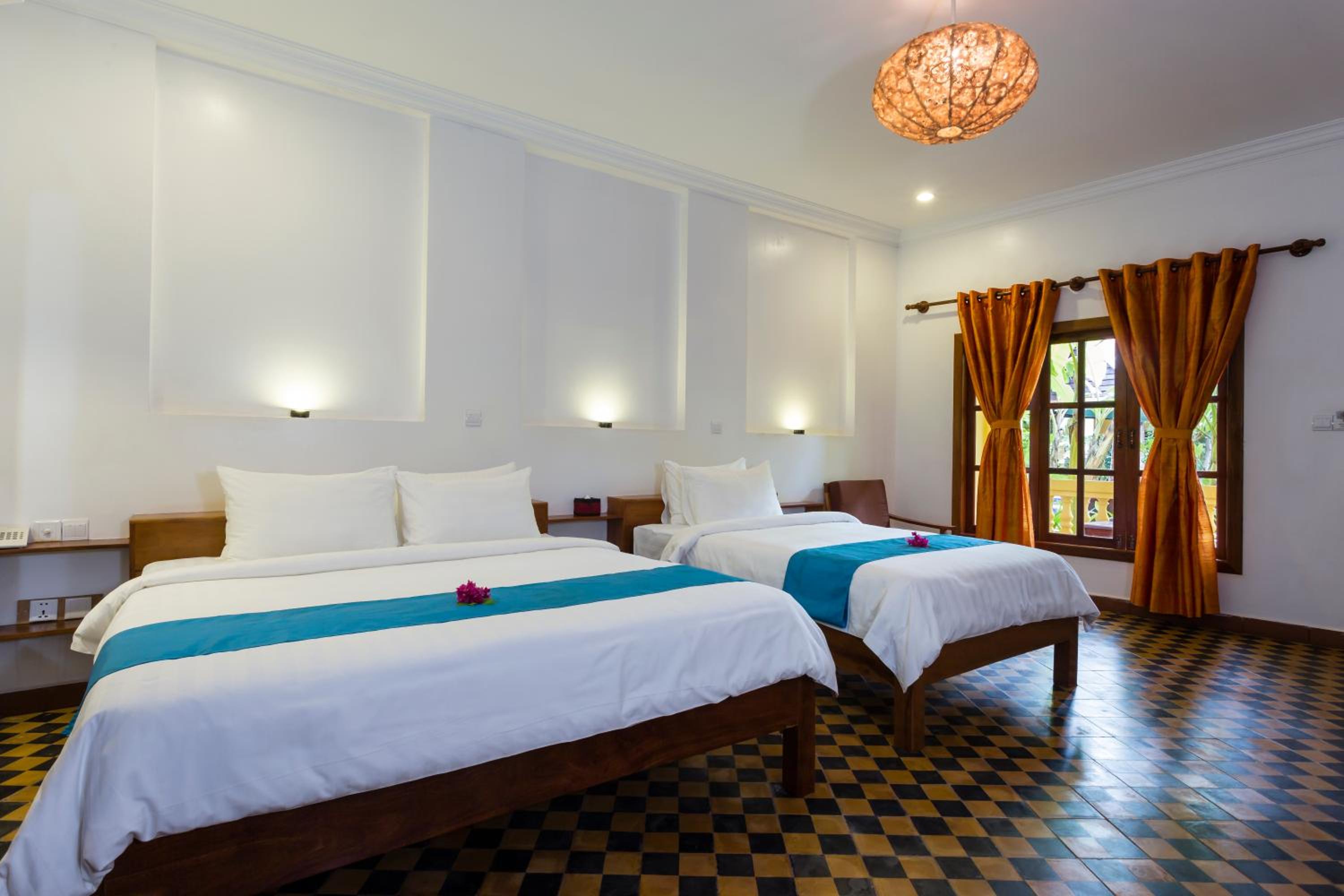 Triple Room