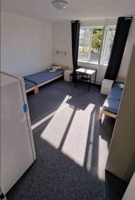 Five-Bedroom House photo 2