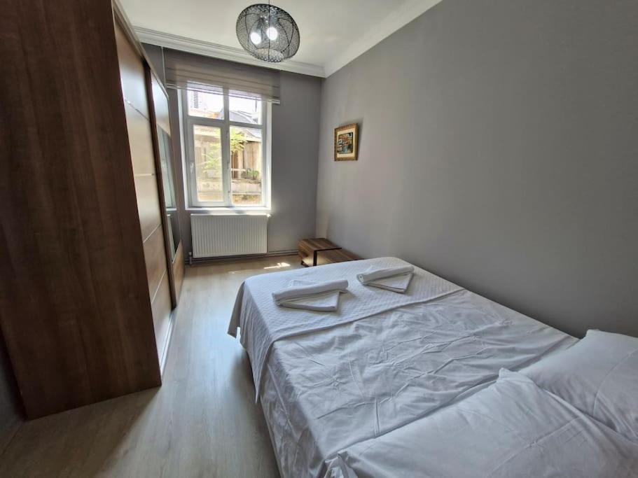 Two-Bedroom Apartment photo 2