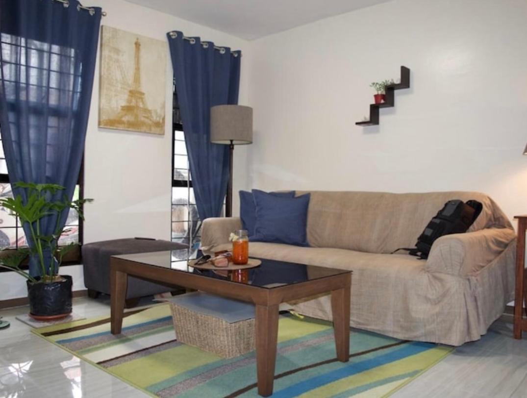 One-Bedroom House photo 1