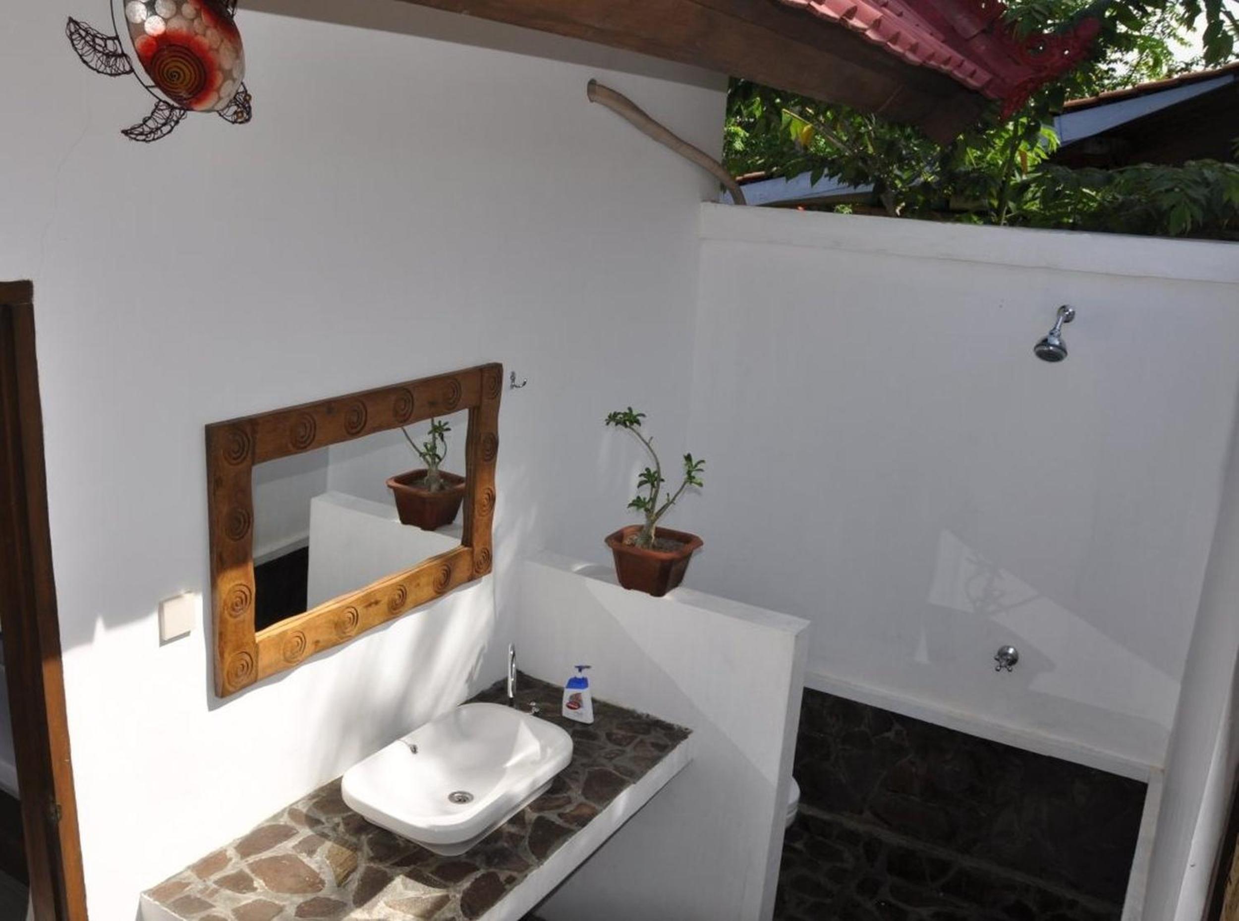 Double Room with Balcony - Photo 4