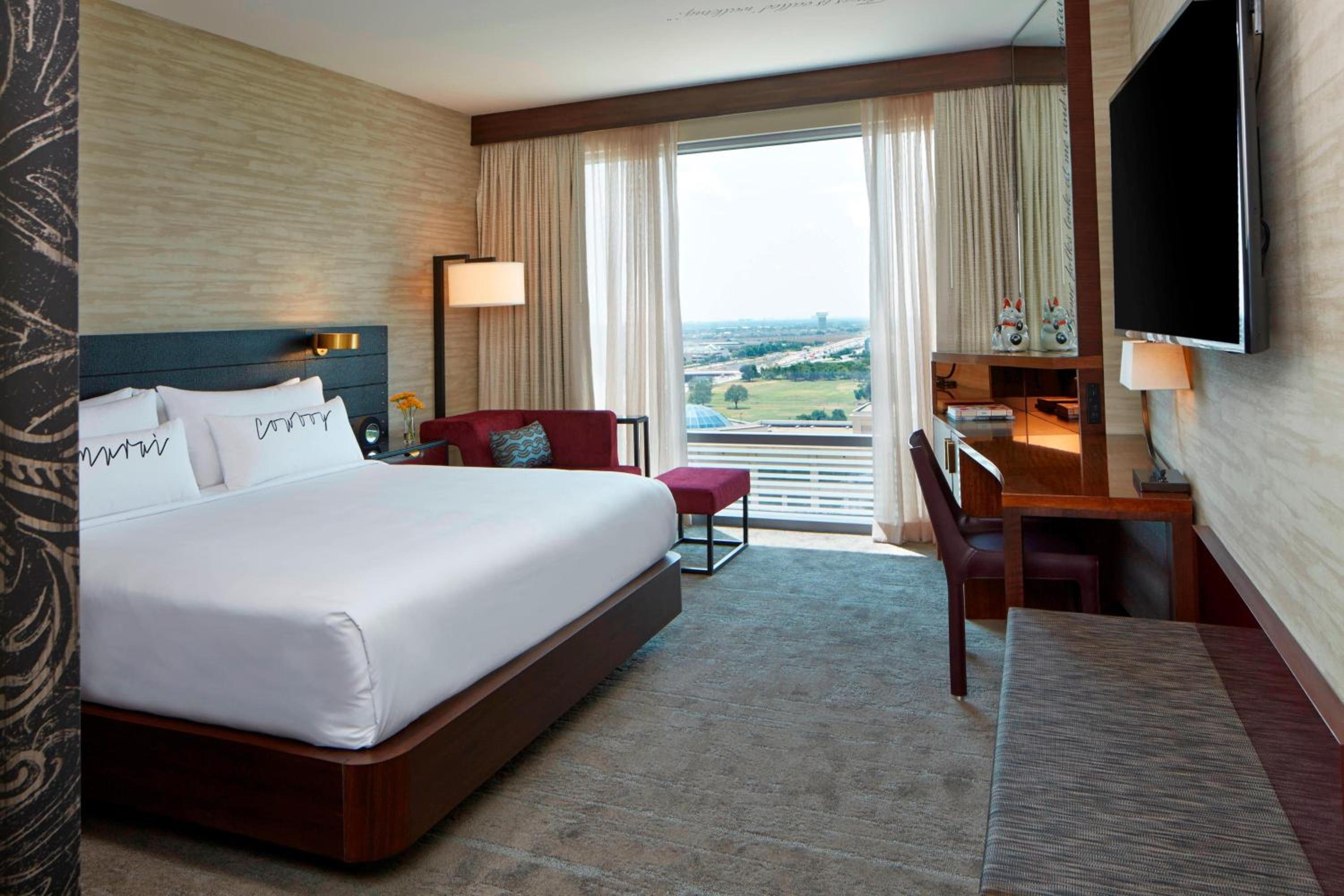 Club King Room