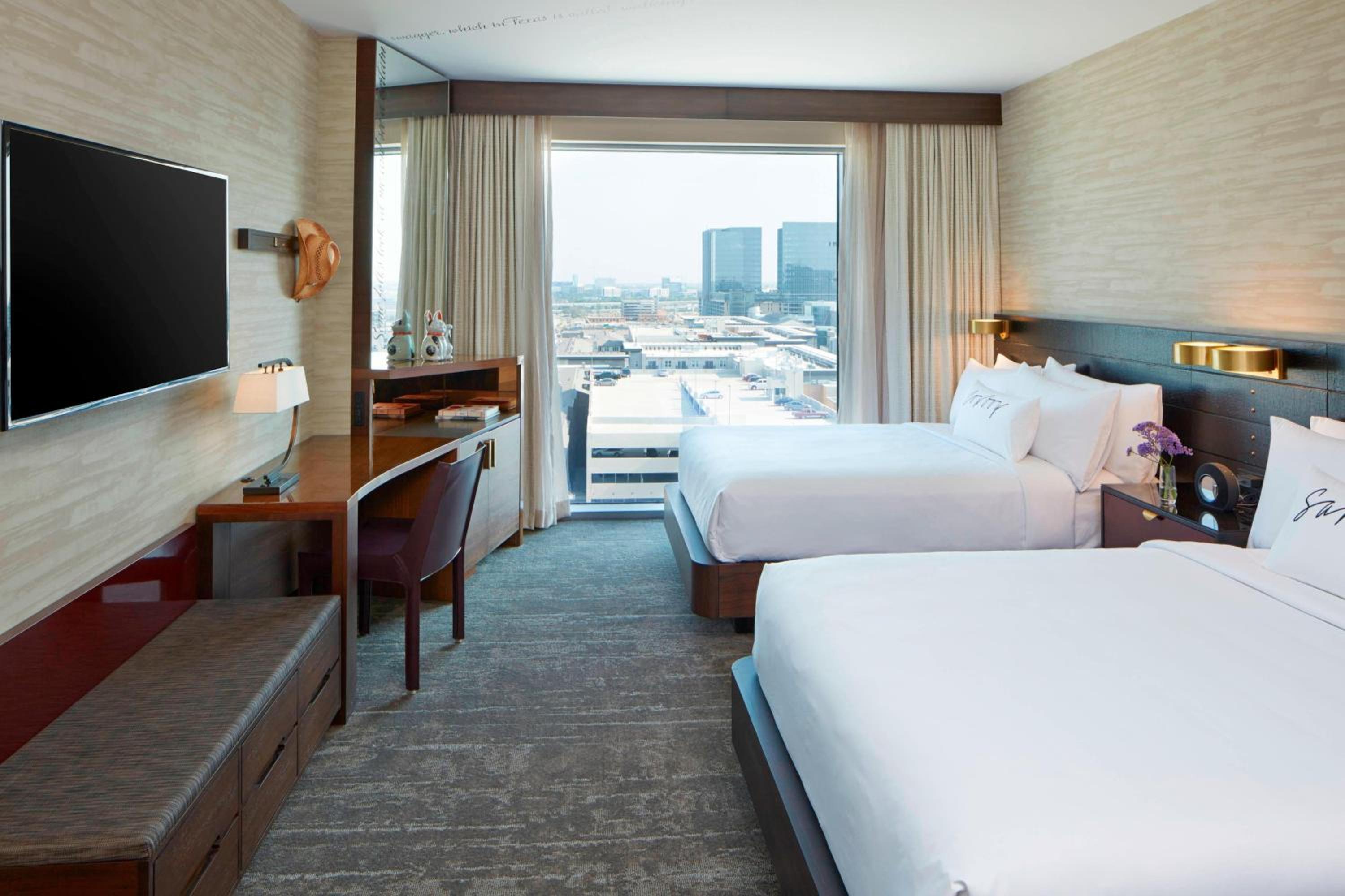 Queen Room with Two Queen Beds - Concierge Level