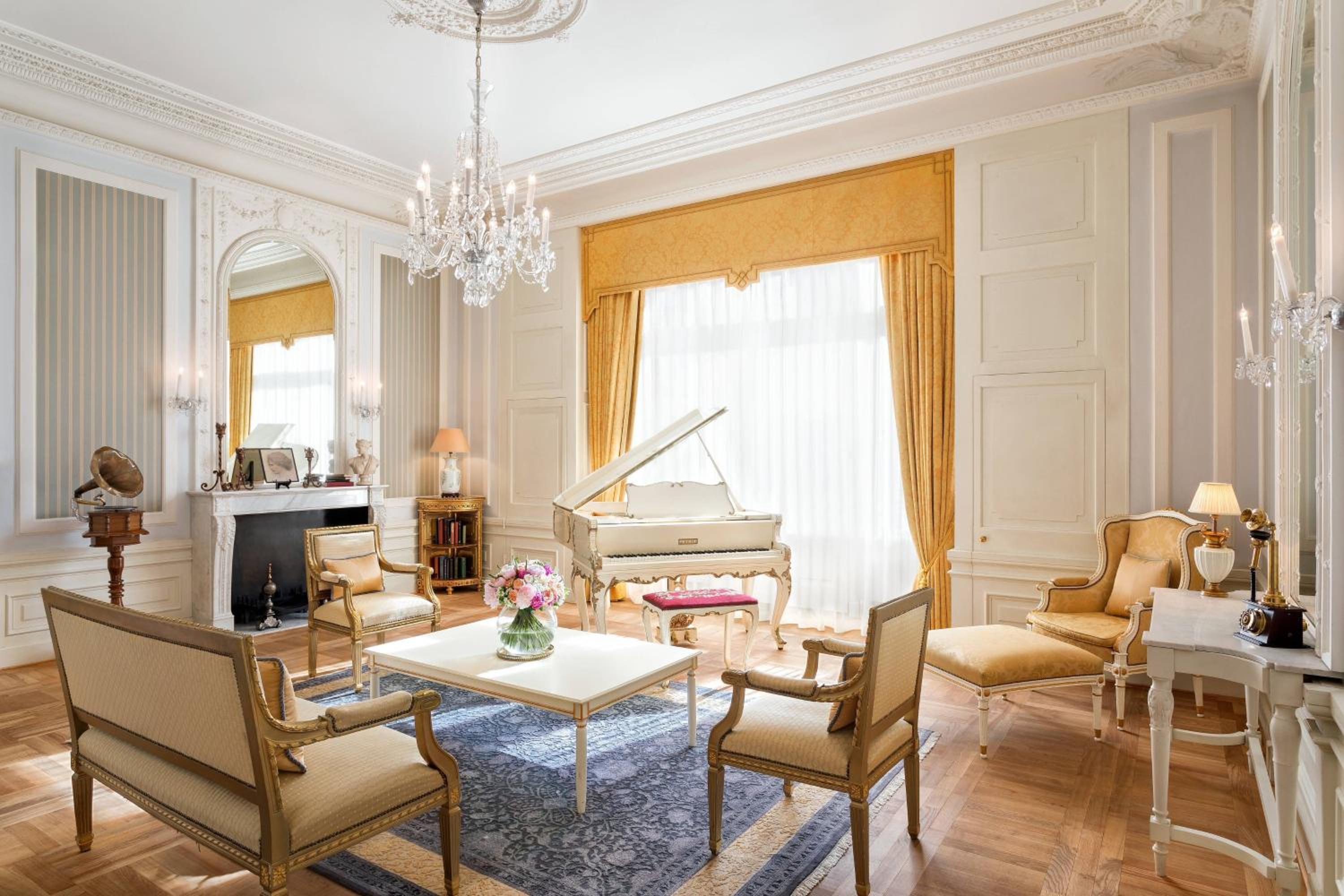 Paderewski Suite, 1 Bedroom Presidential Suite, 1 King thumbnail 5