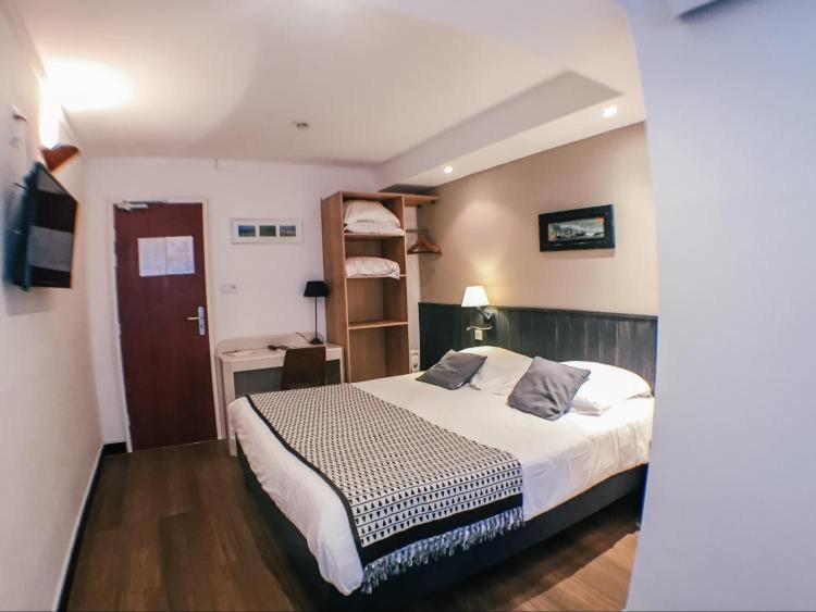 Economy Triple Room (Semi Basement) - Photo 2