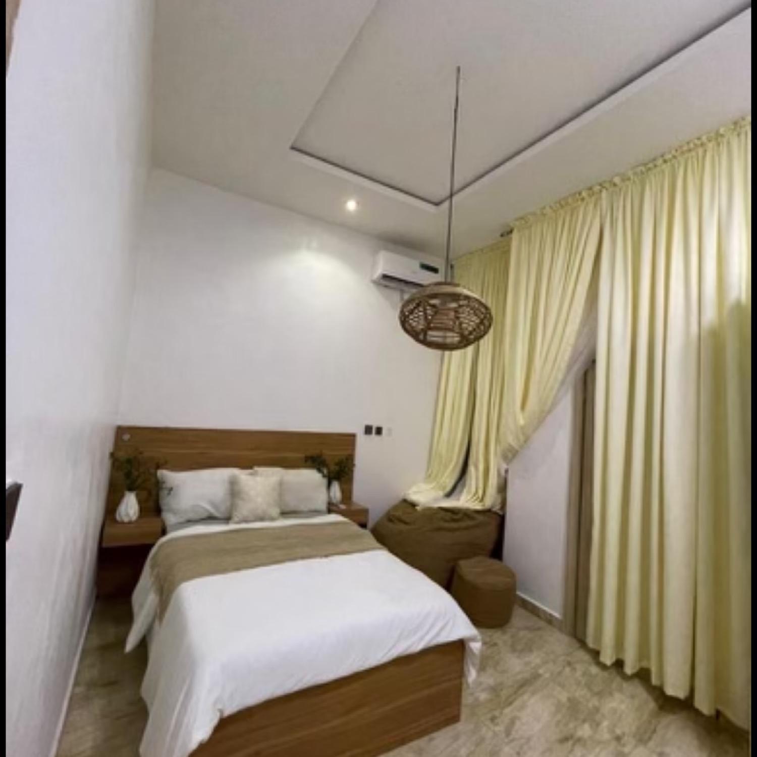 Four-Bedroom House photo 3