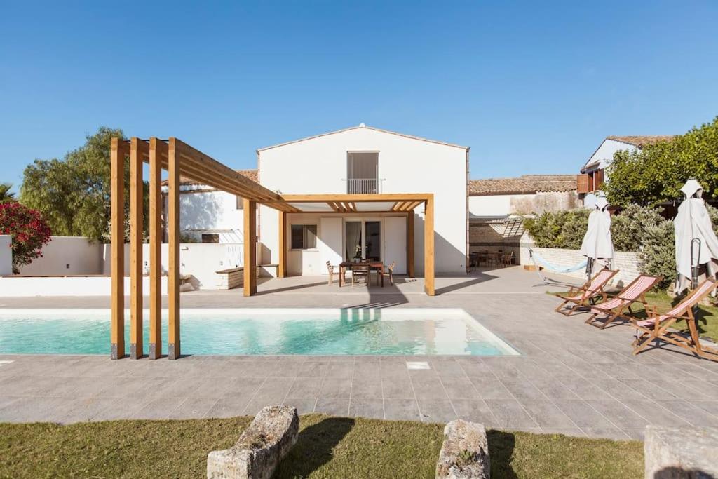 Three-Bedroom Villa photo 3