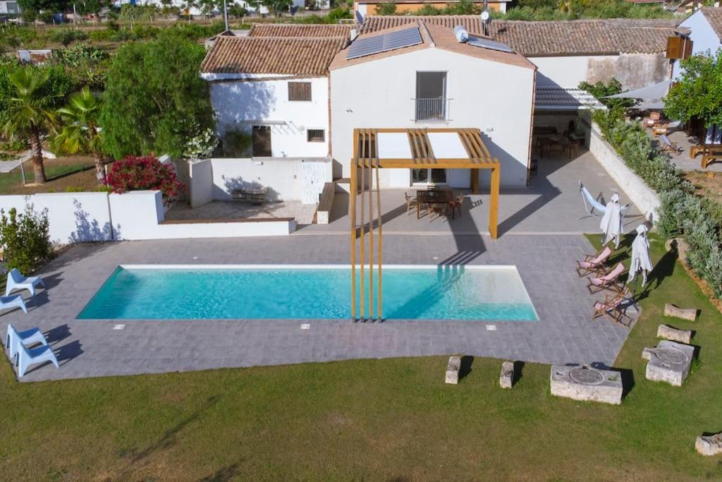 Three-Bedroom Villa photo 2