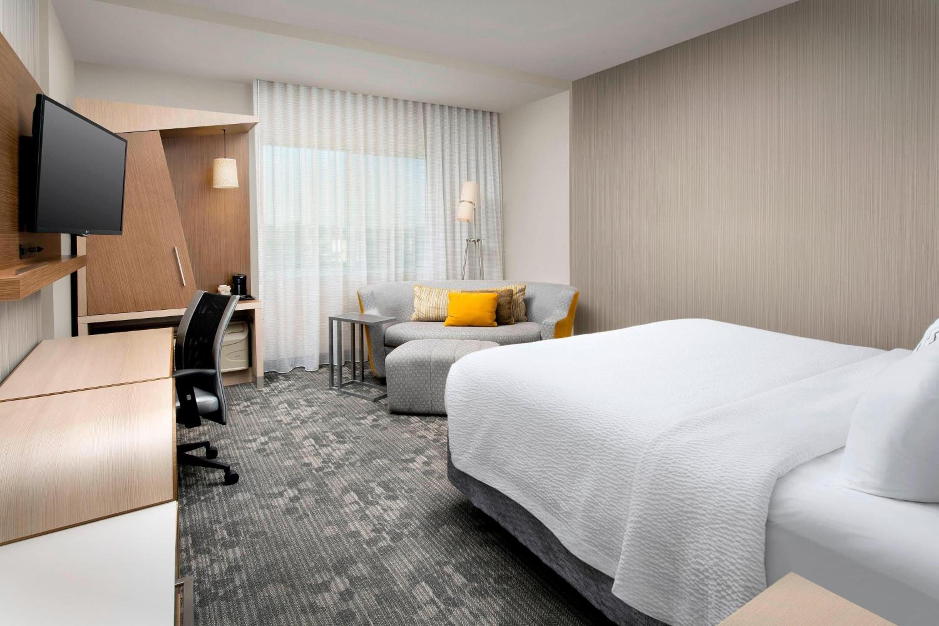 King Room with Sofa Bed and Adapted Tub - Mobility and Hearing Accessible