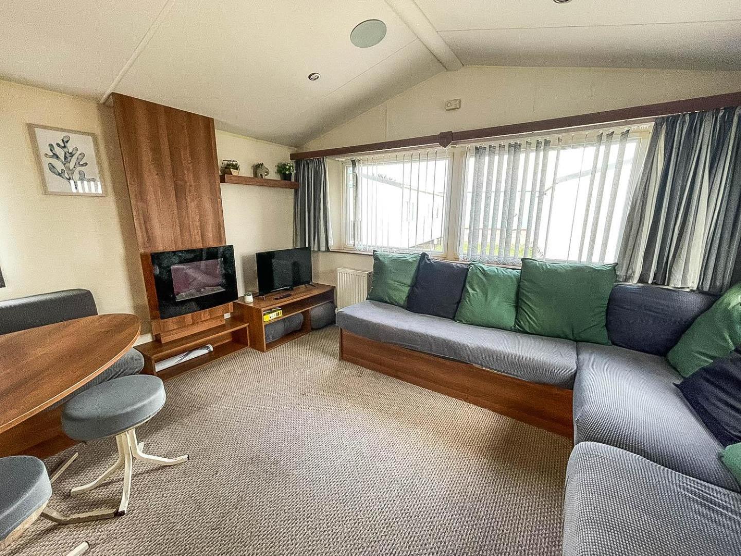 Mobile Home photo 1