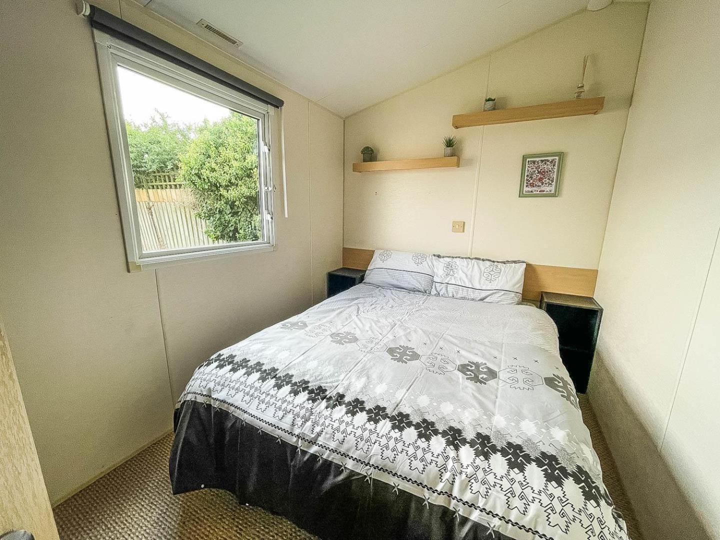 Mobile Home photo 3
