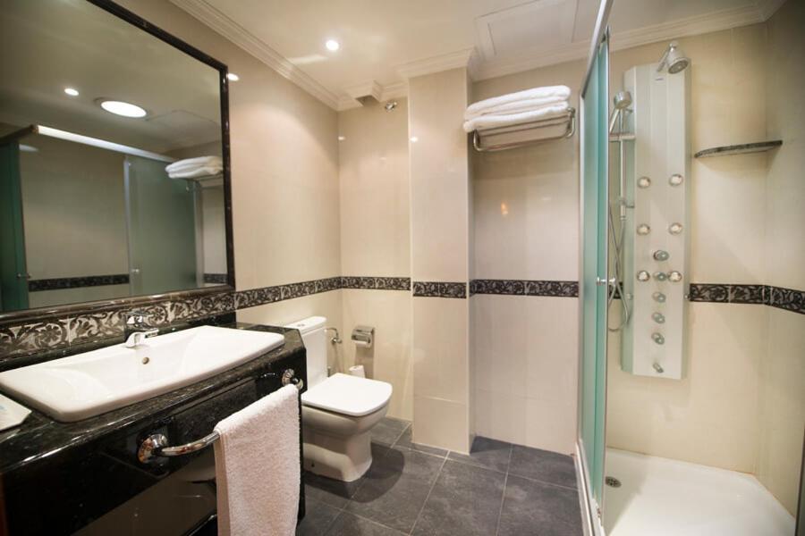 Comfort Triple Room with Shower photo 2