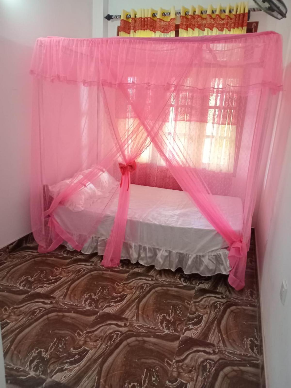 One-Bedroom House photo 1