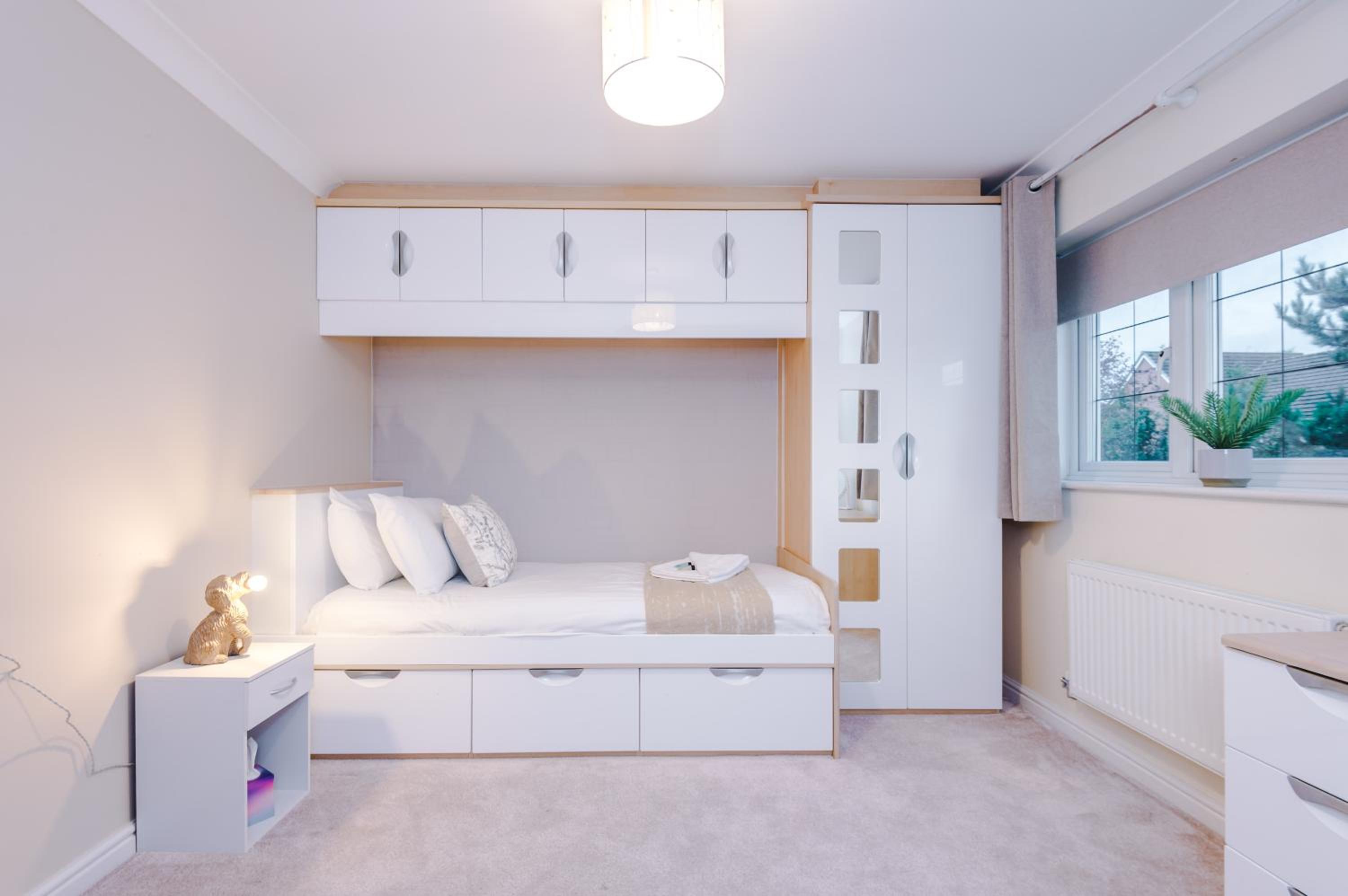 Four-Bedroom House photo 1