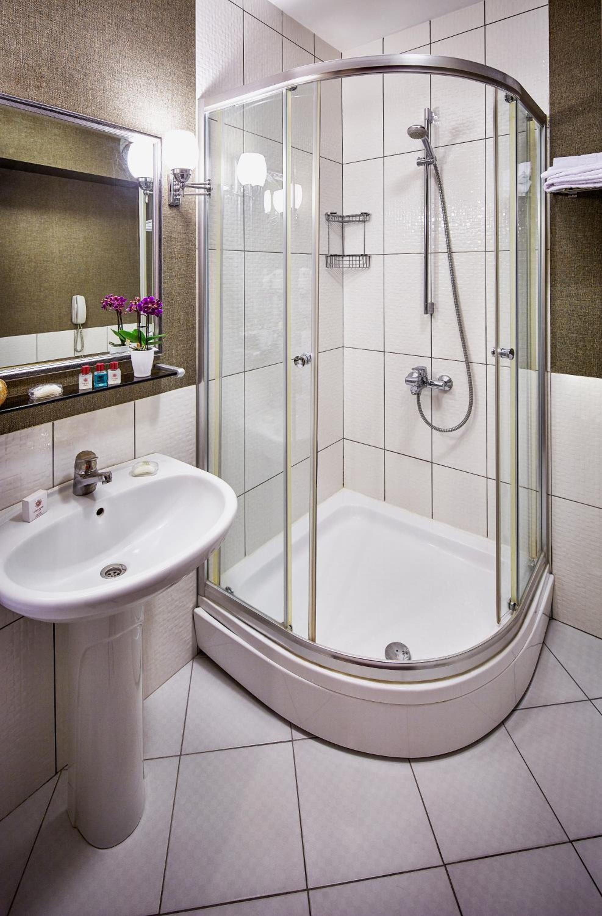 Budget Double Room photo 2