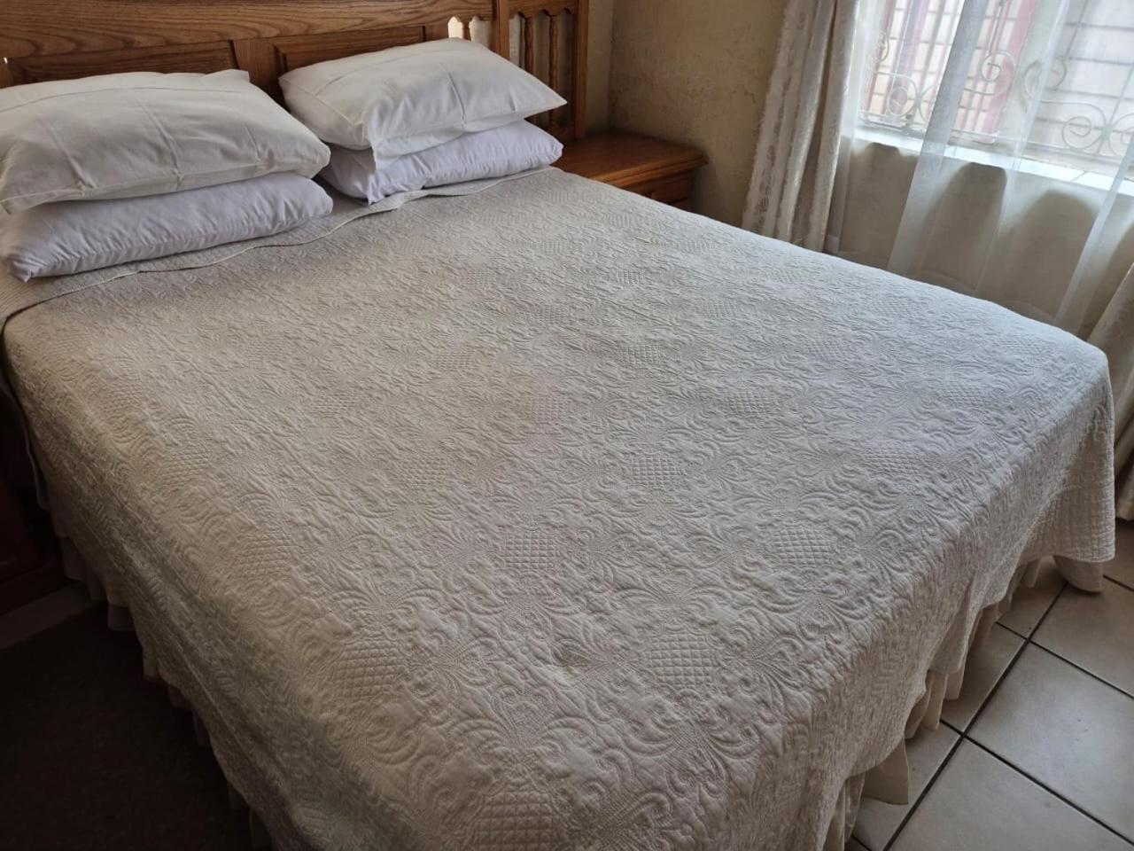 Double Room - Photo 2