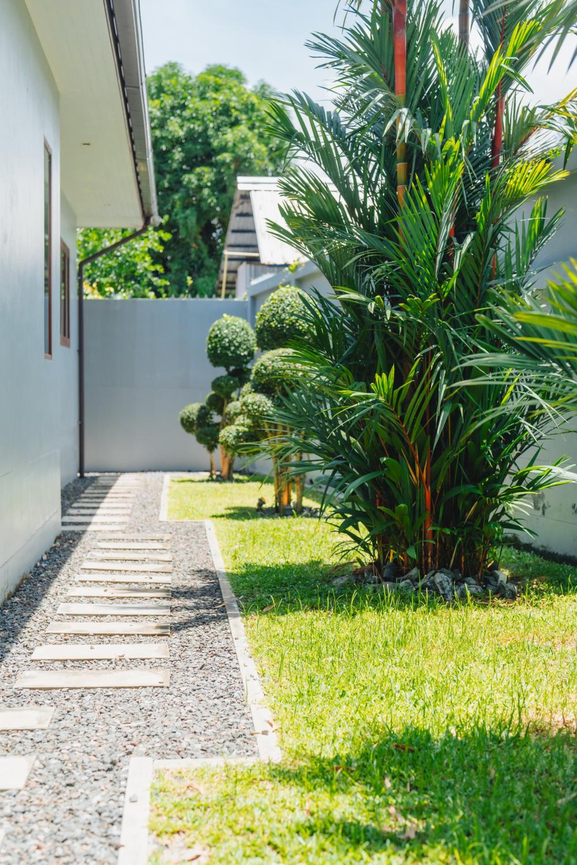 Three-Bedroom Villa - Photo 4