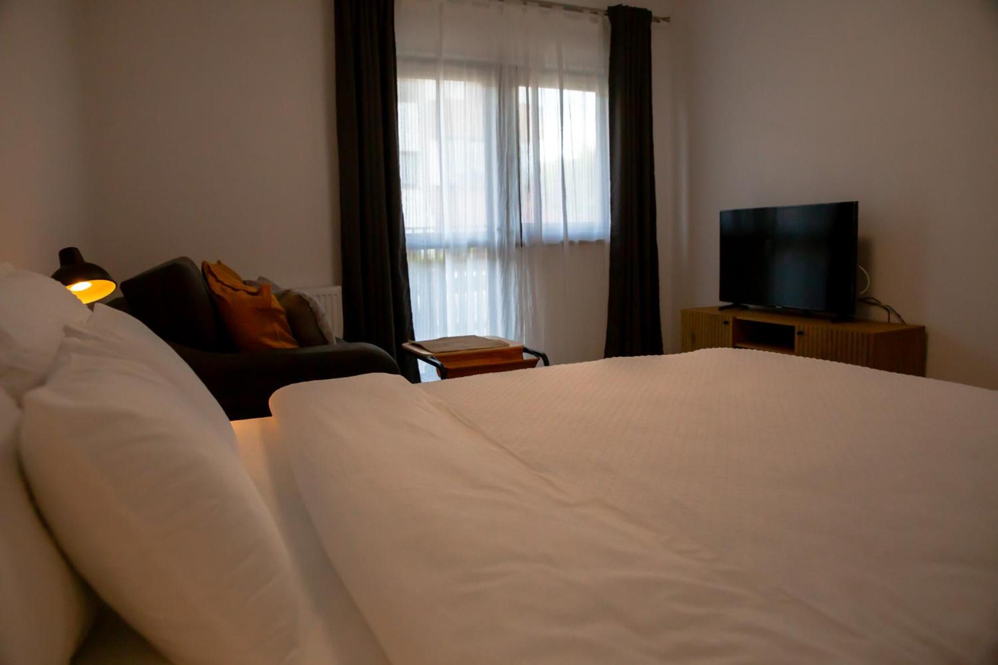 One-Bedroom Apartment photo 1
