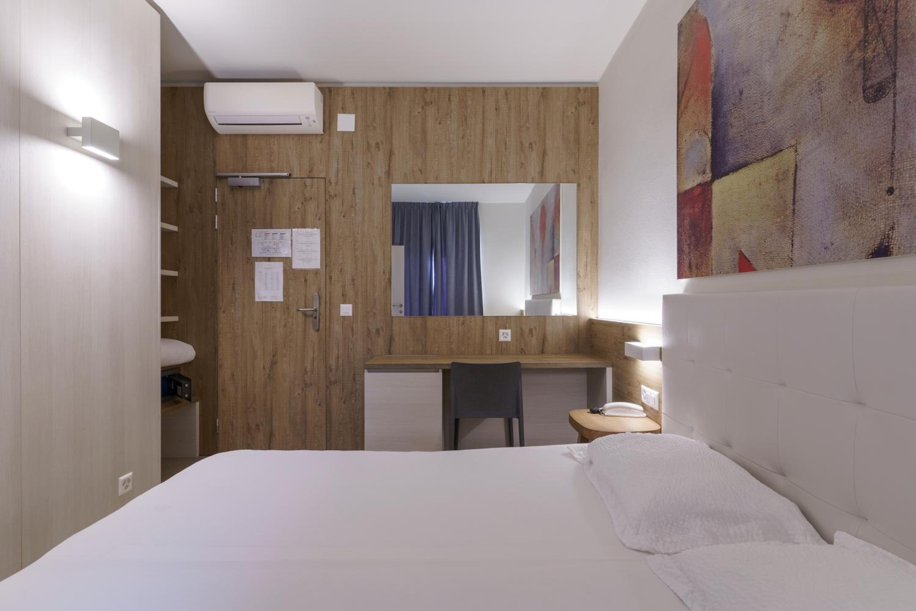 Superior Double Room with Balcony photo 1