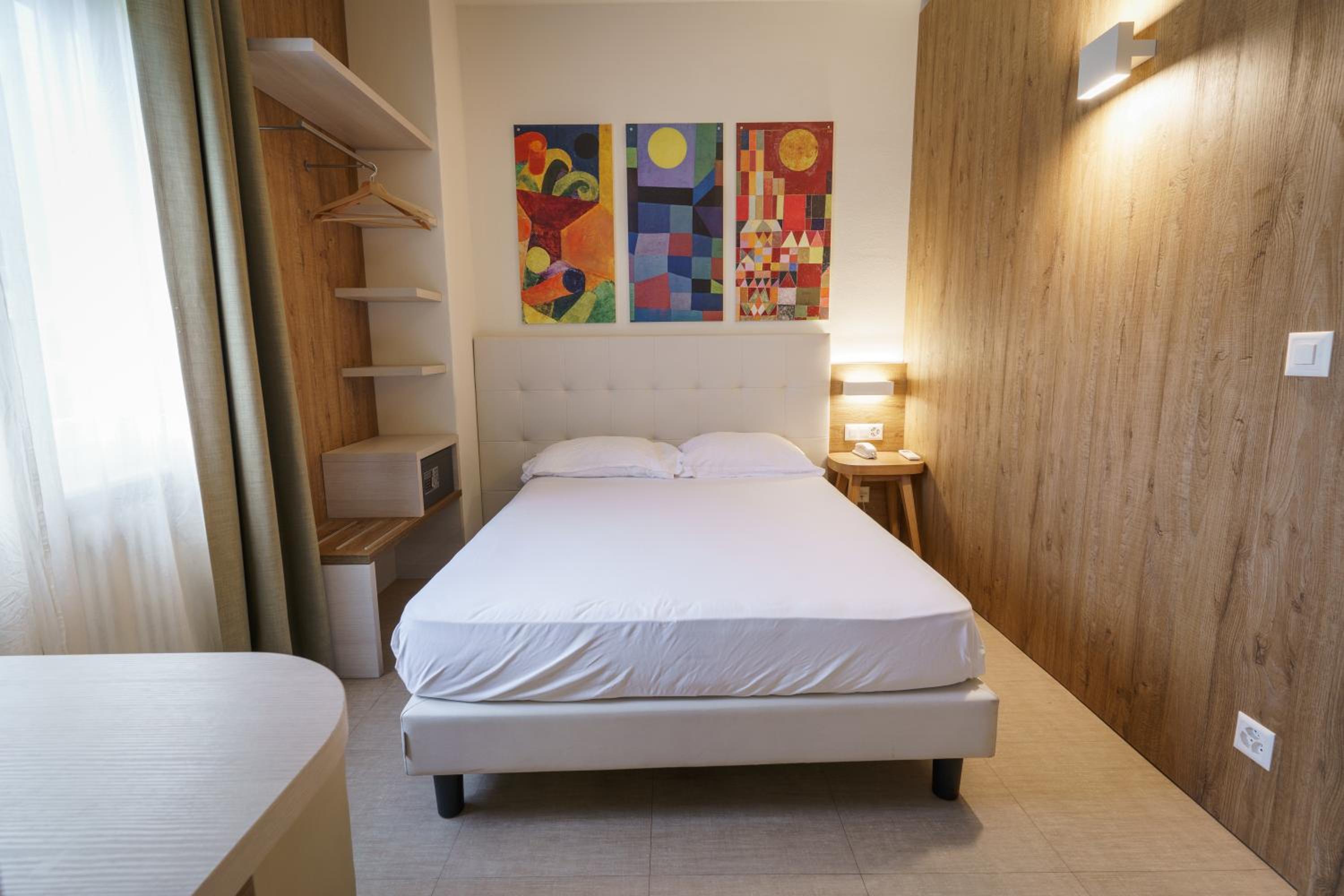 Single Room photo 2