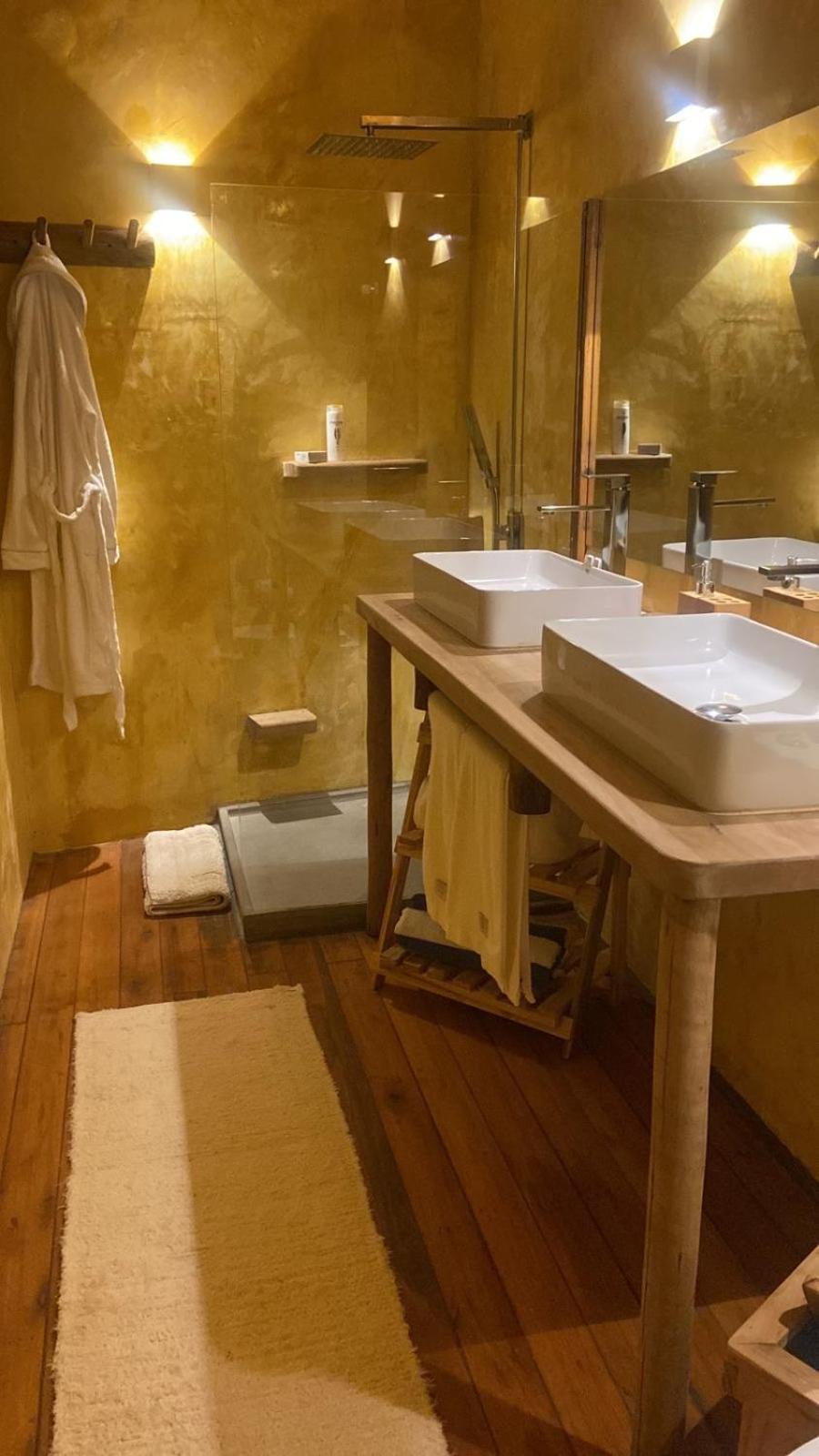 Queen Room with Spa Bath photo 2
