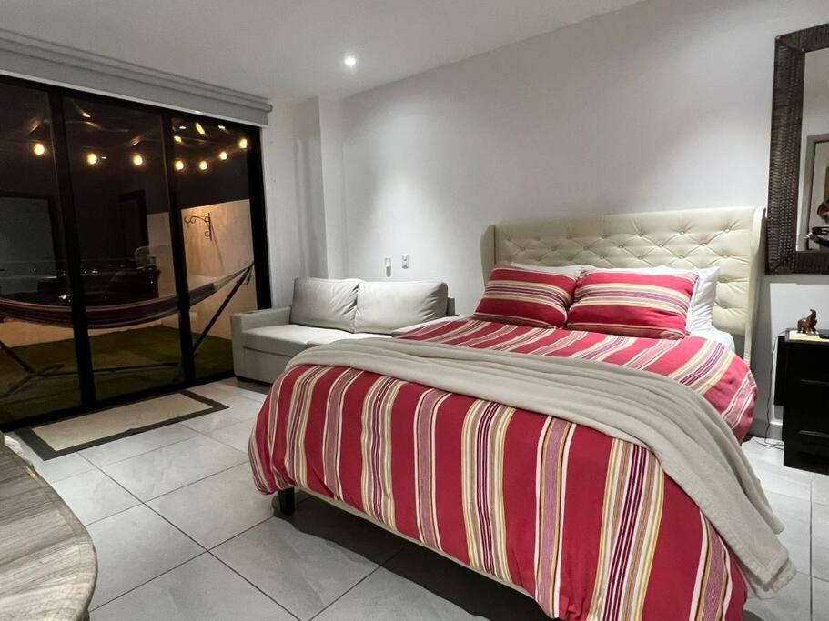 Three-Bedroom Premium Apartment with Balcony photo 2