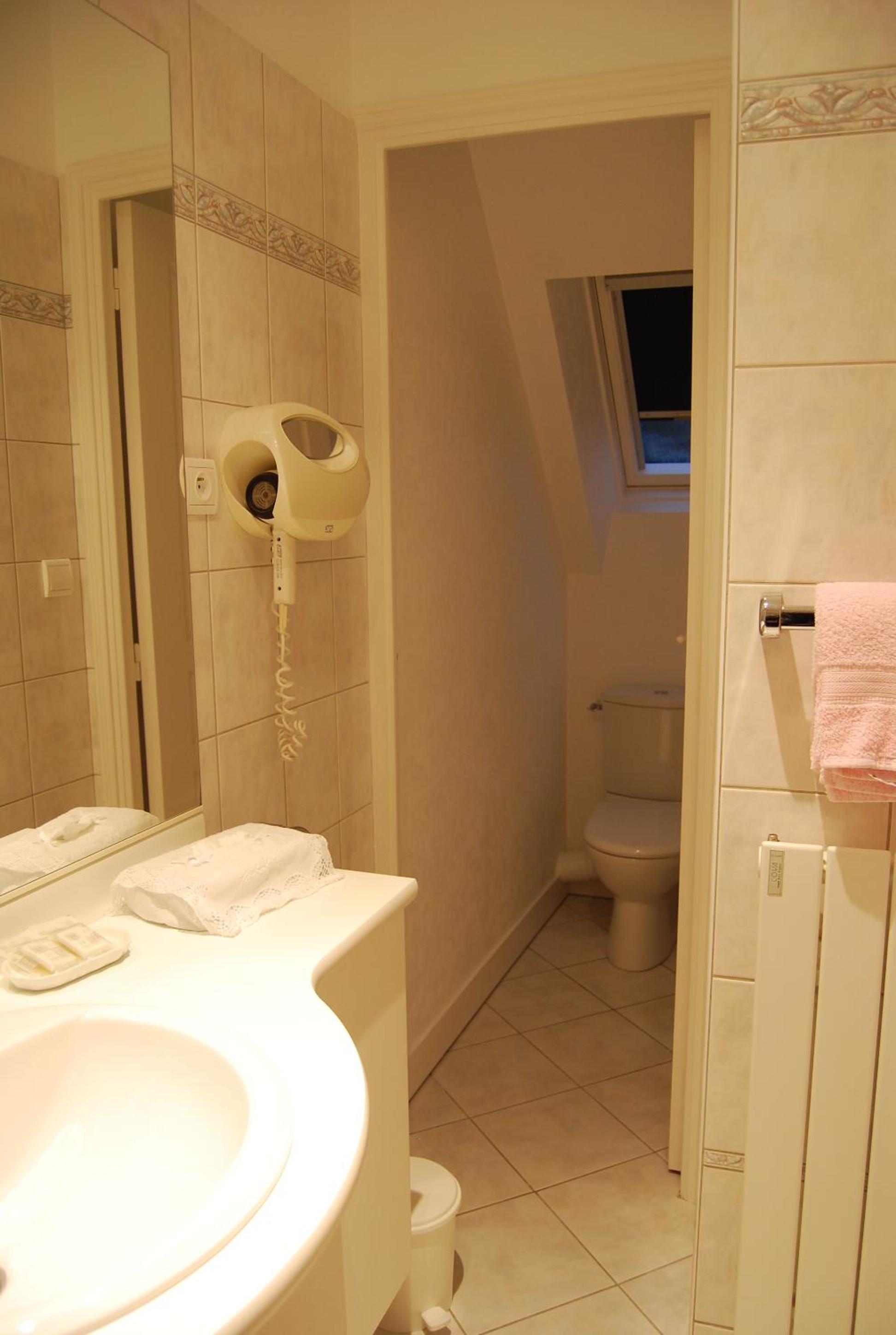 Double Room - Photo 4