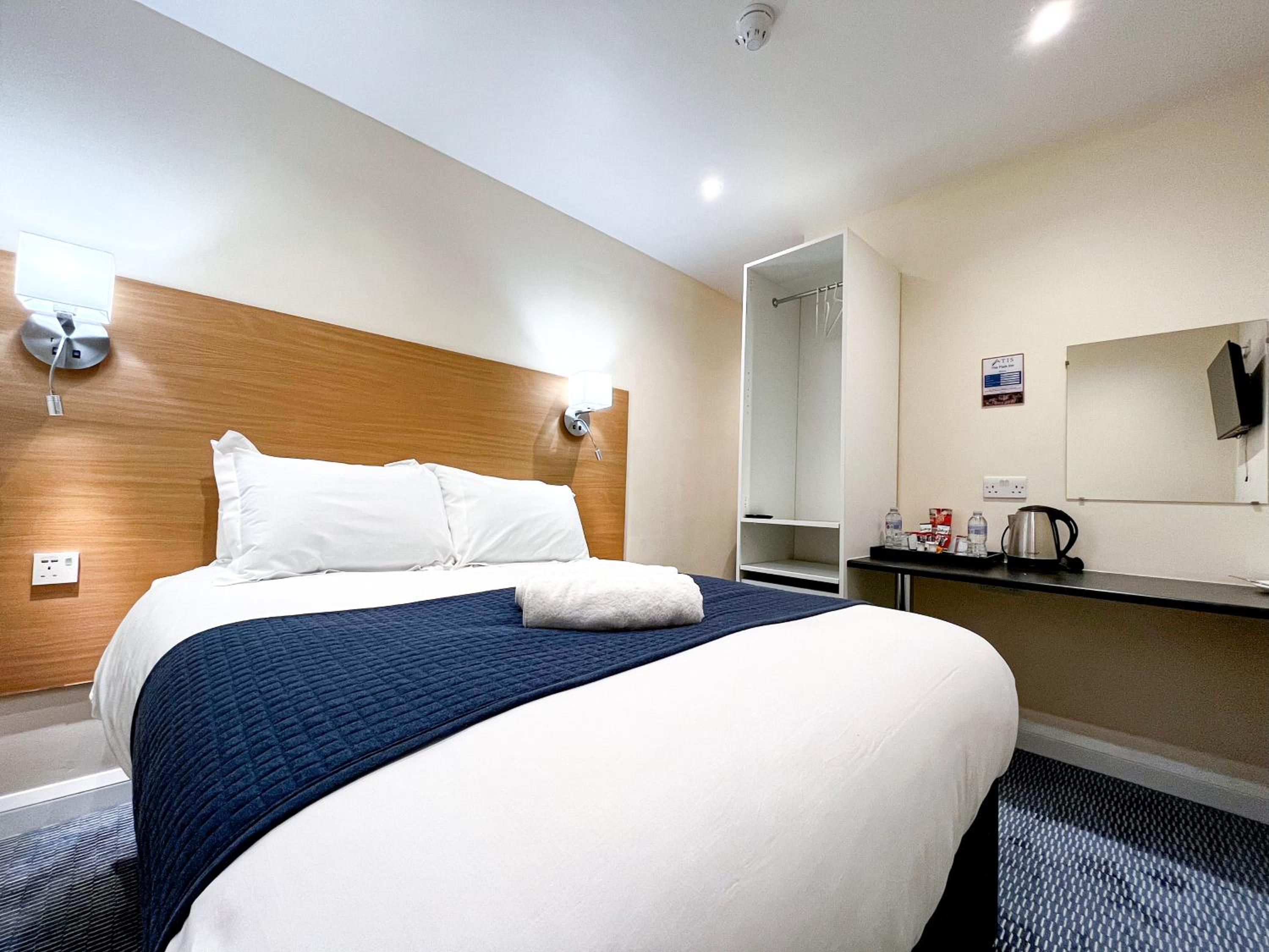 Budget Double Room photo 2