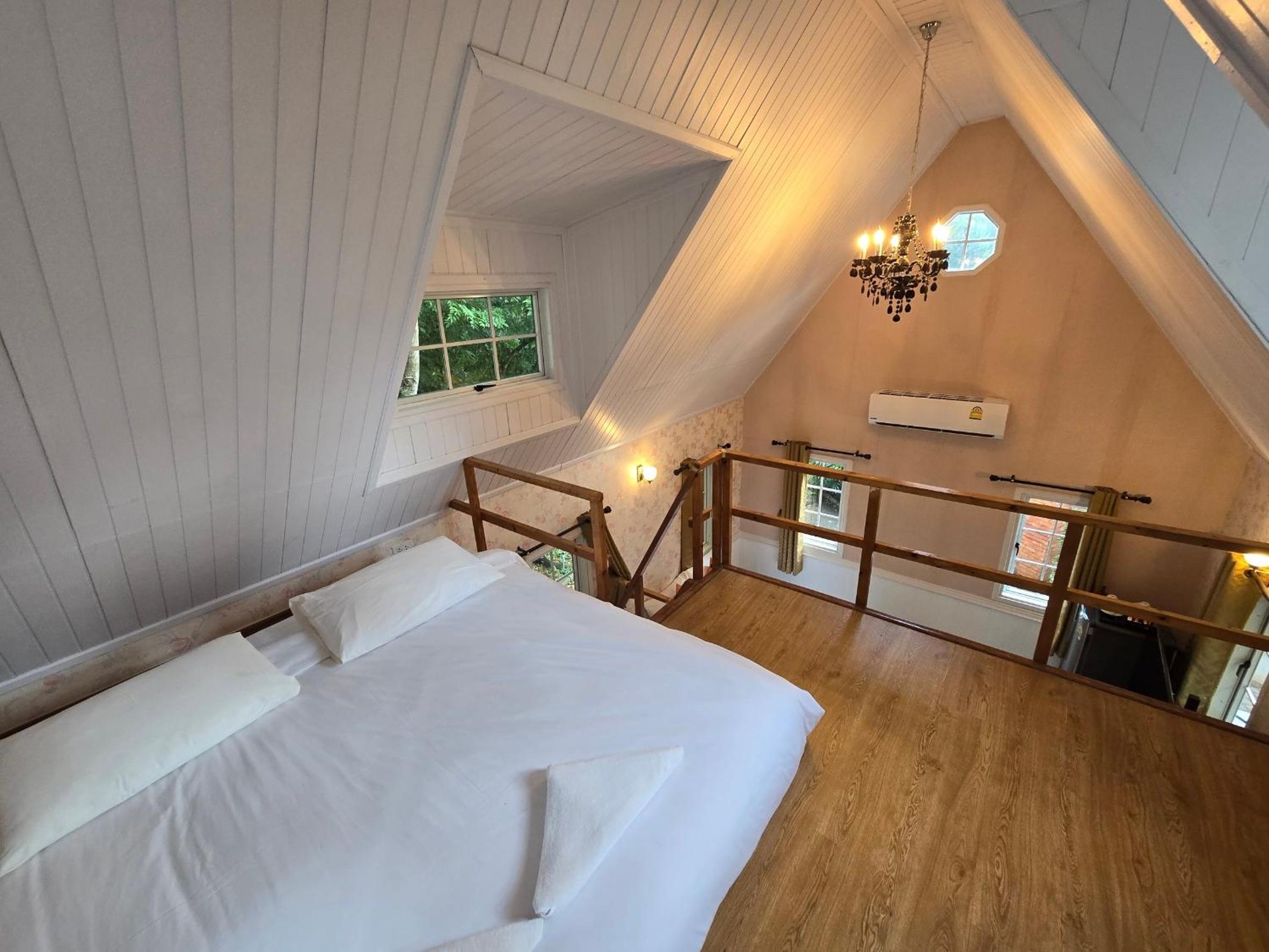 Superior Bungalow with Bath Tub - Photo 12