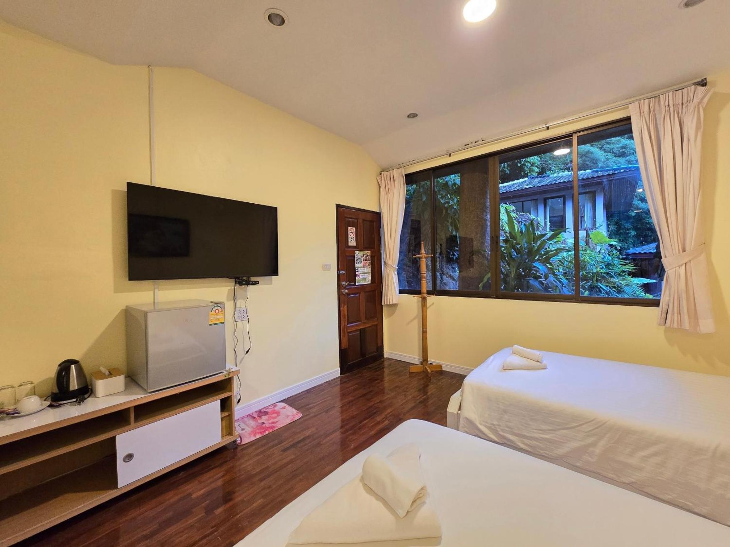 Twin Room - Photo 7