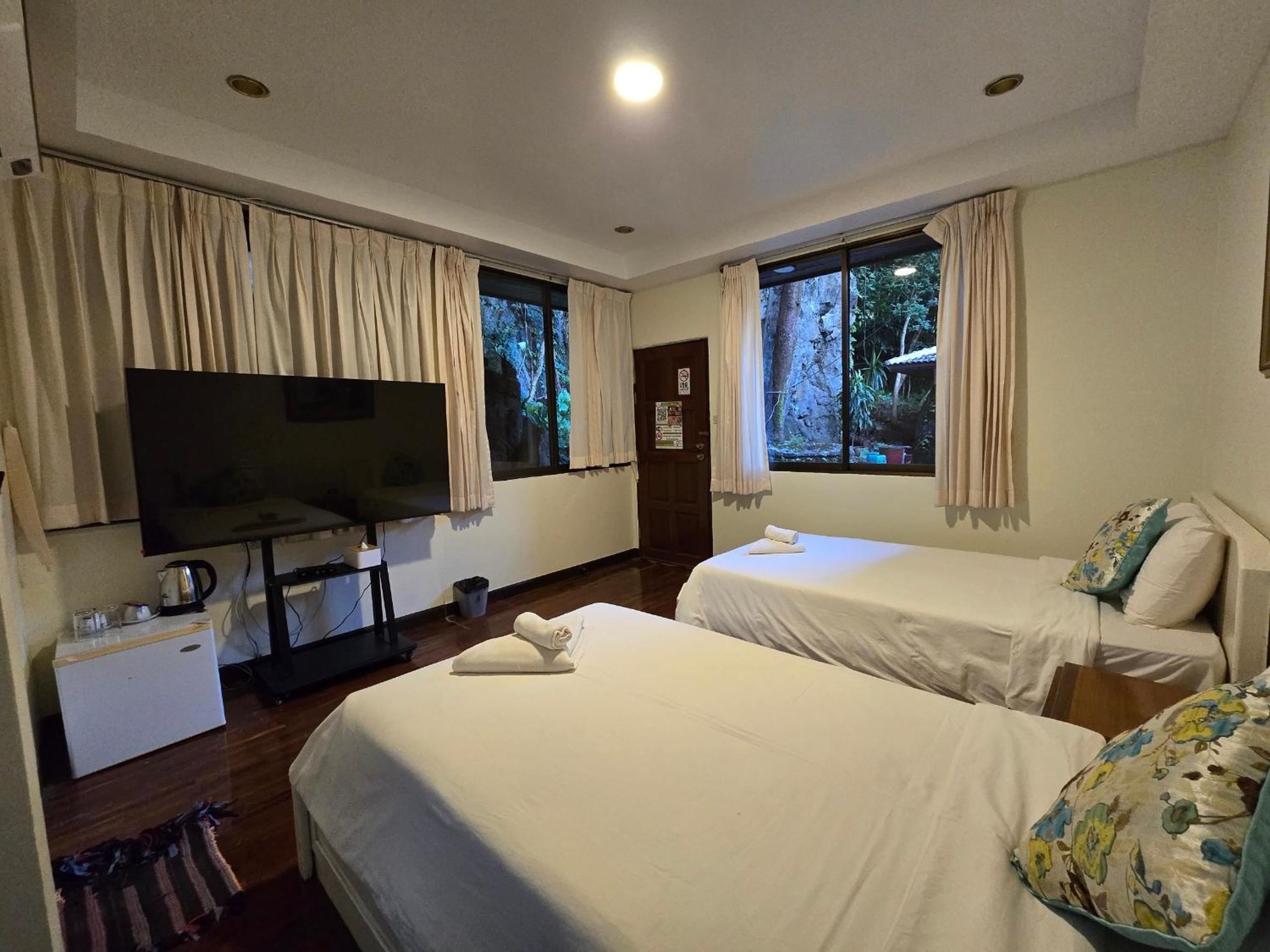 Twin Room - Photo 1