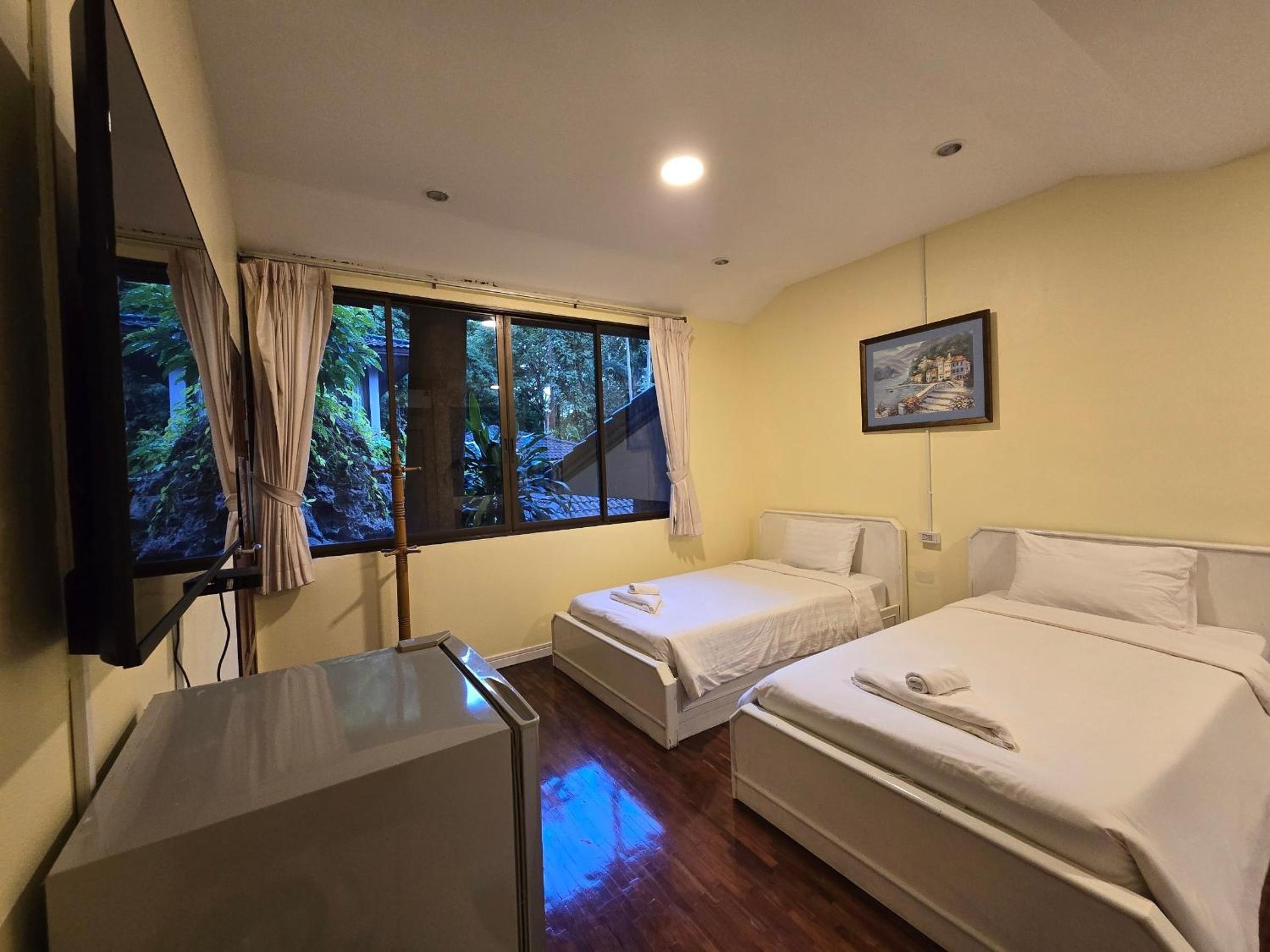 Twin Room - Photo 4