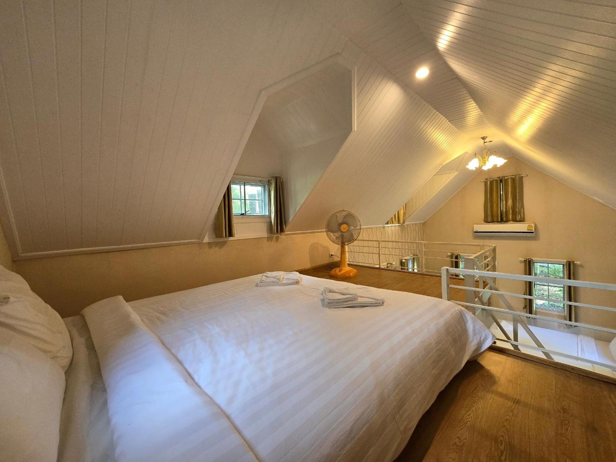 Deluxe Bungalow - Photo 8