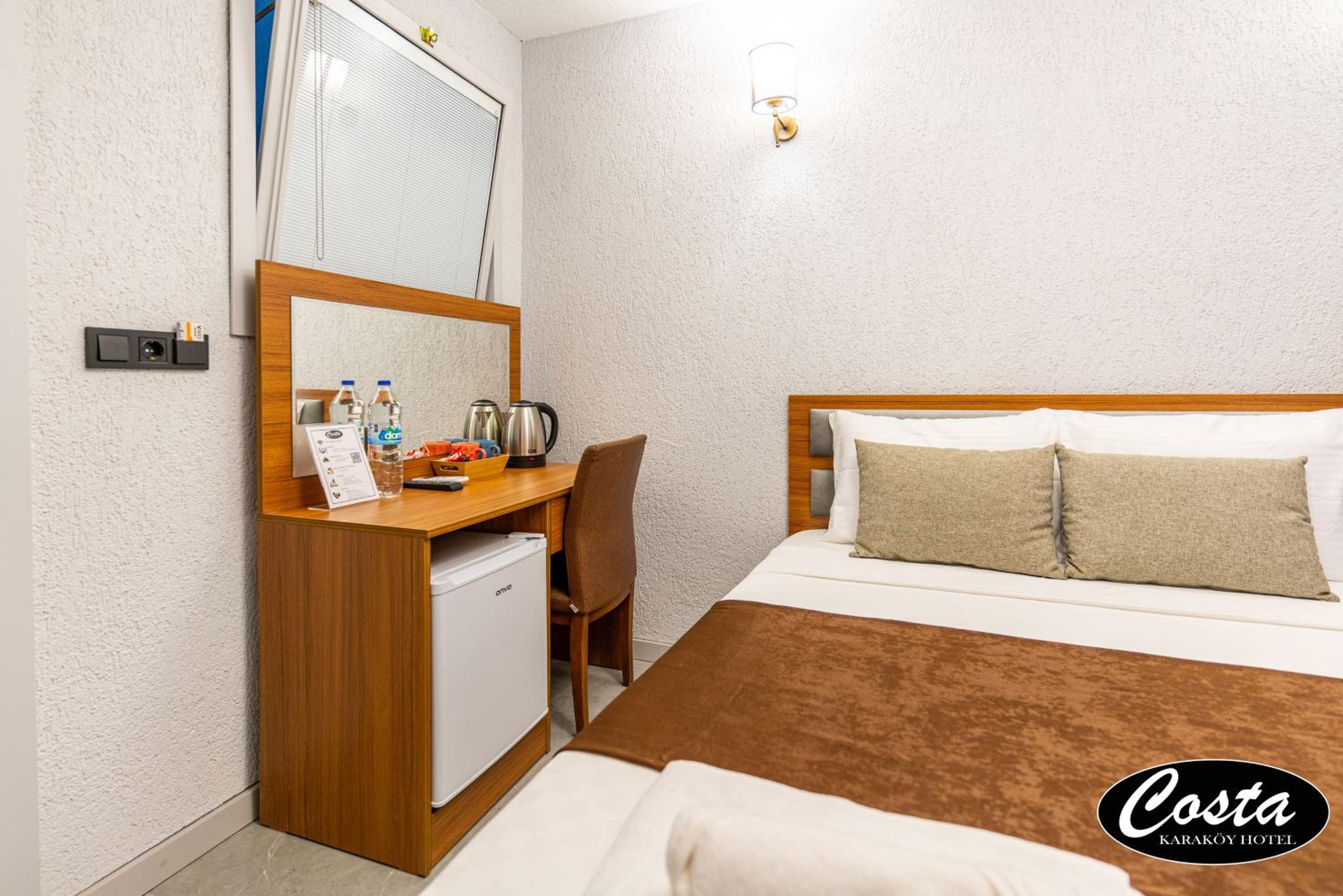 Economy Double Room with No Window photo 2