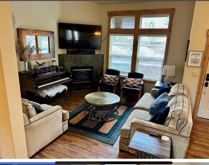 Three-Bedroom House photo 2