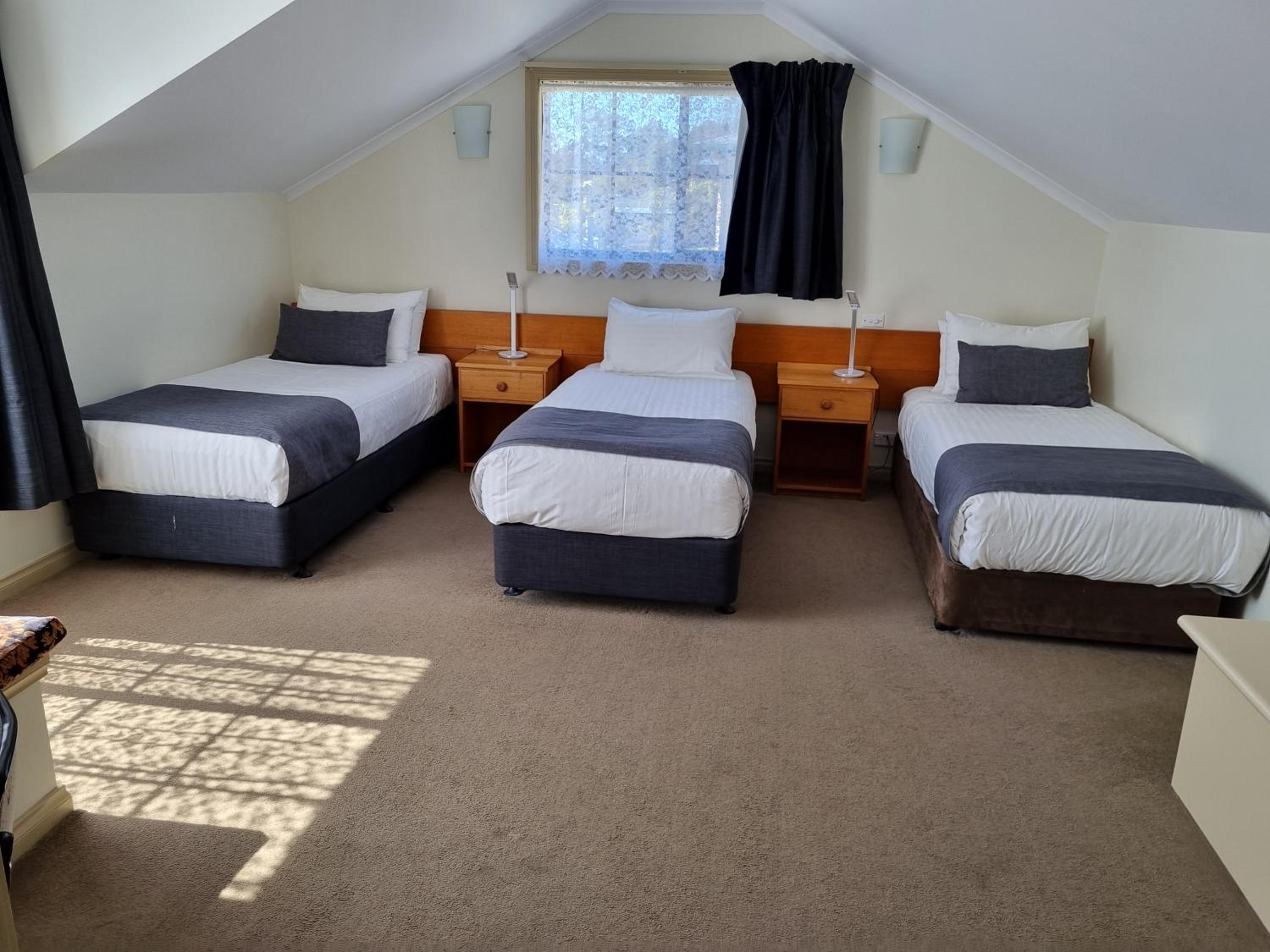 Family Room (24) - Photo 6