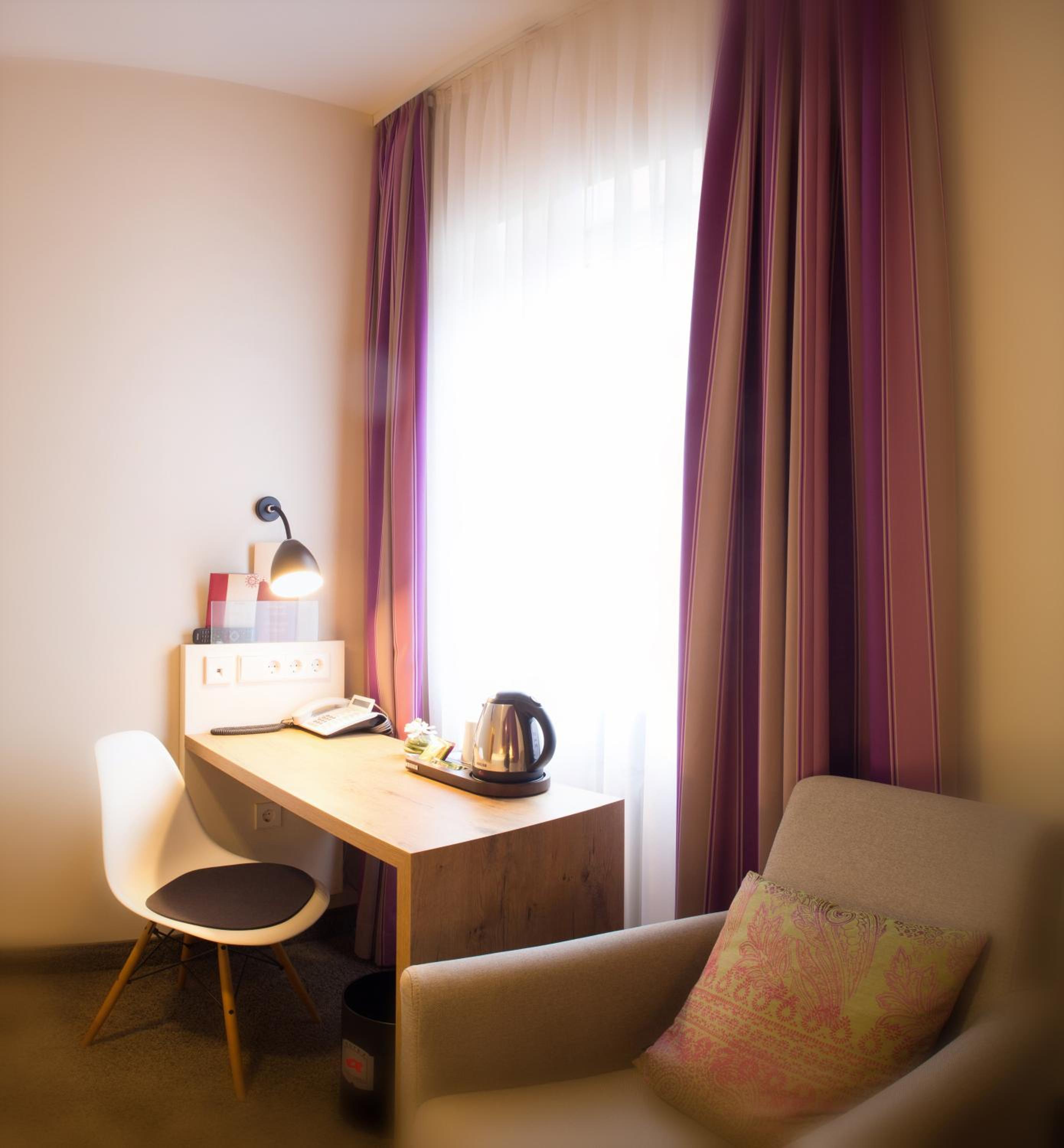 Queen Room - Photo 25