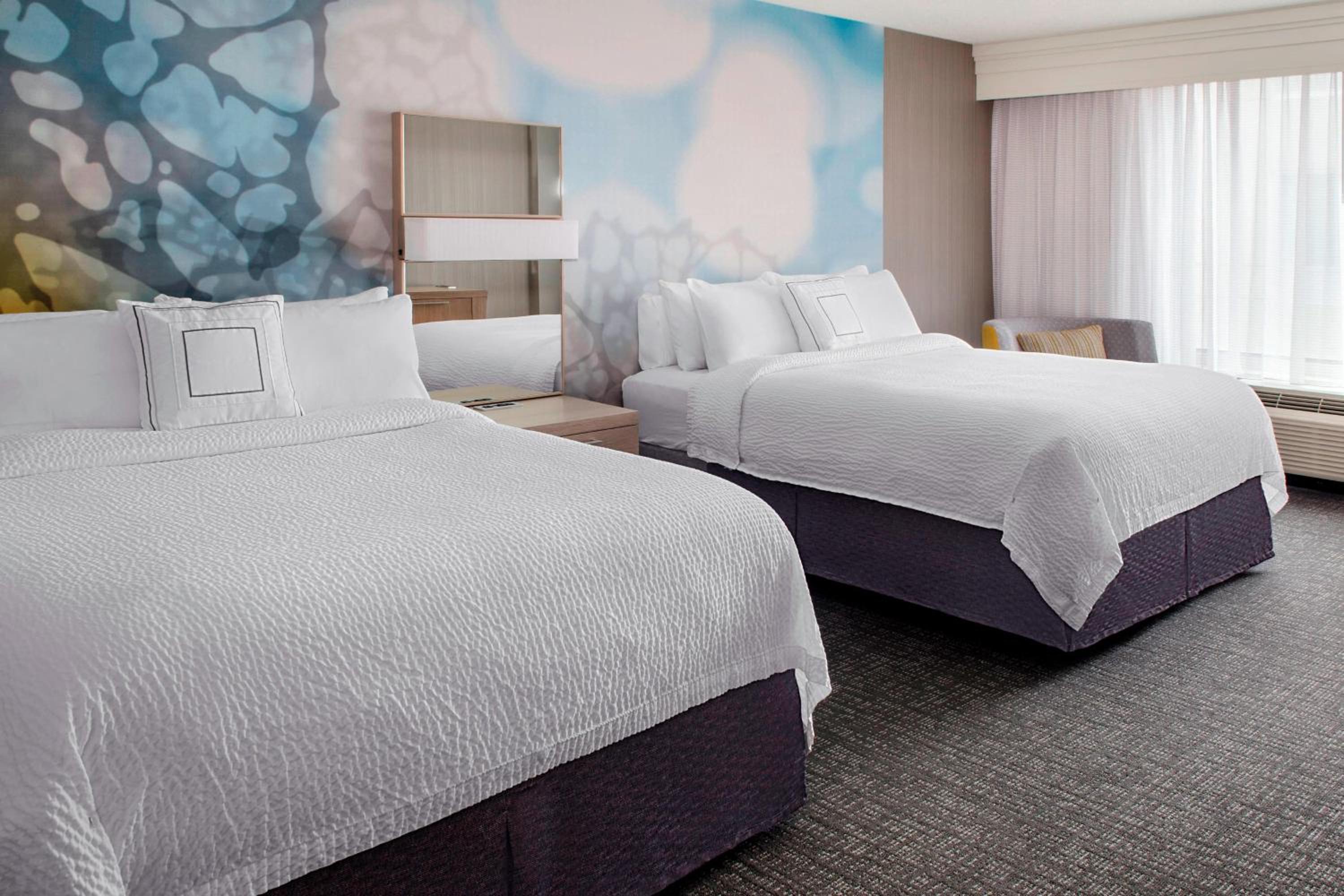 Queen Room with Two Queen Beds -Courtyard View - Photo 1