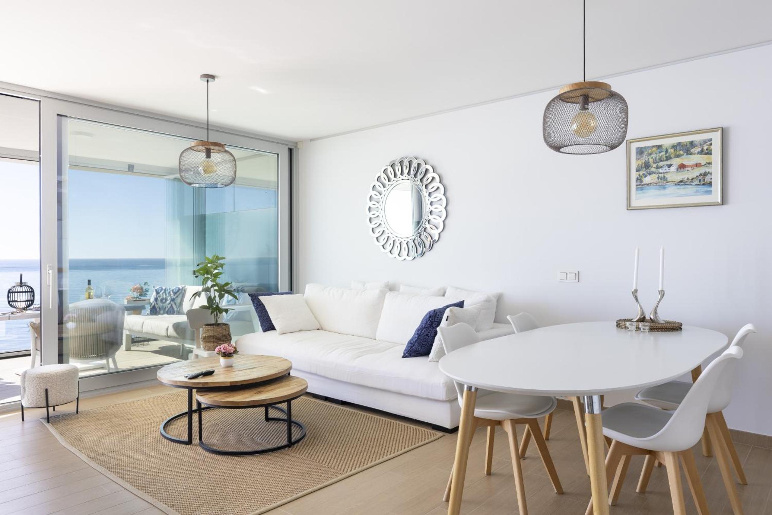 Apartamento Deluxe de Dos Habitaciones con Vista al Mar