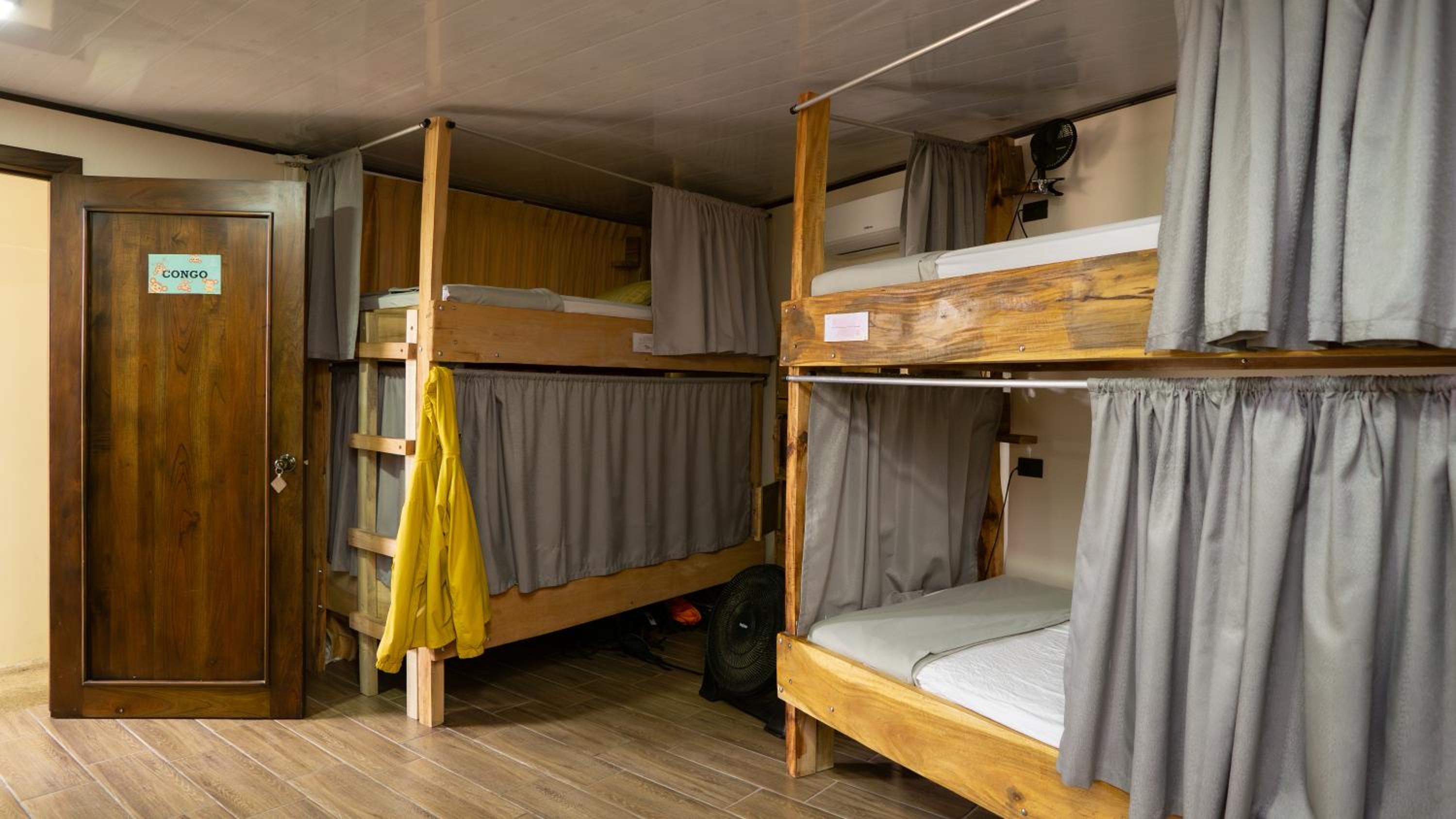 Bed in 10-Bed Mixed Dormitory Room photo 2