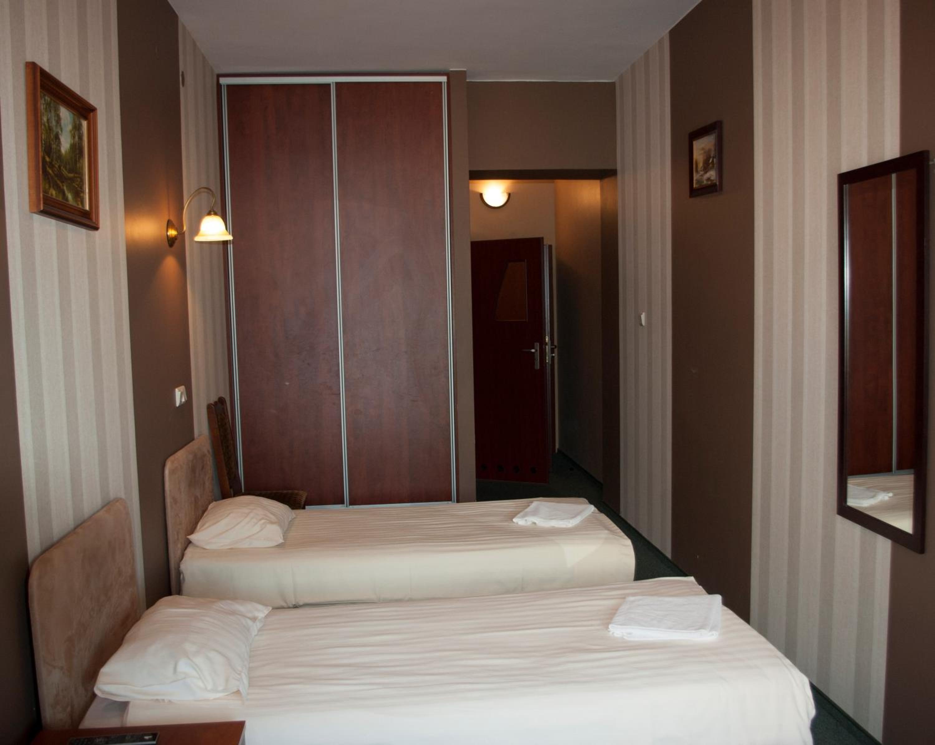 Twin Room - Photo 1