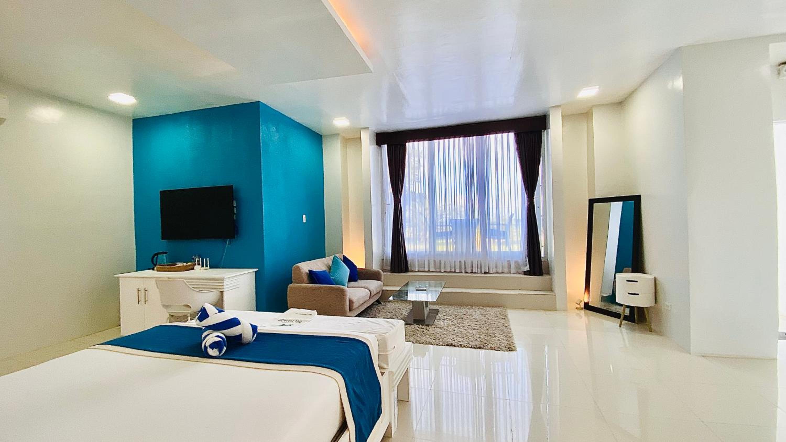 Deluxe Room - Photo 21