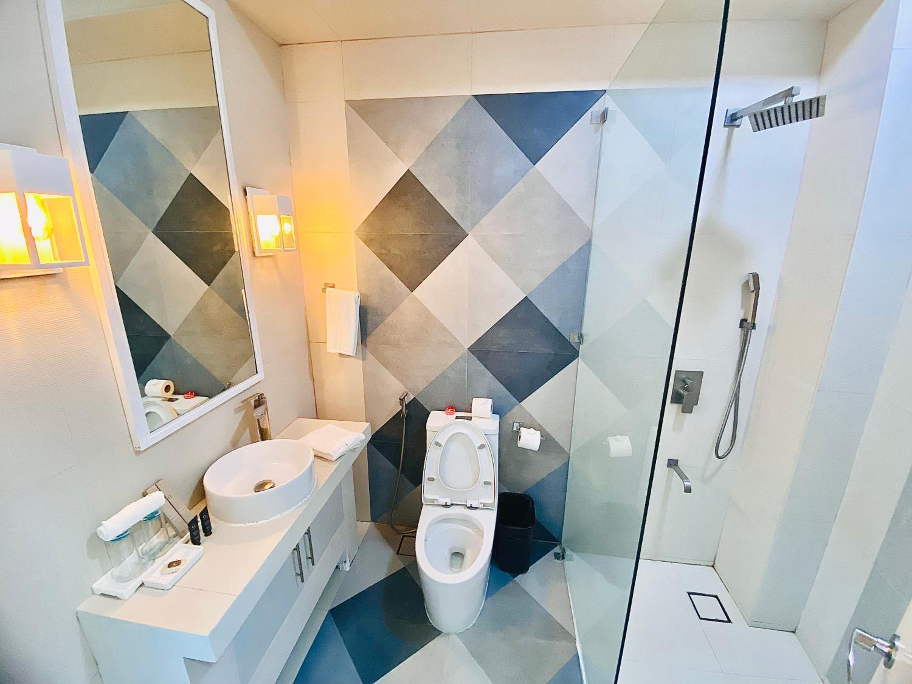 Deluxe Room - Photo 17