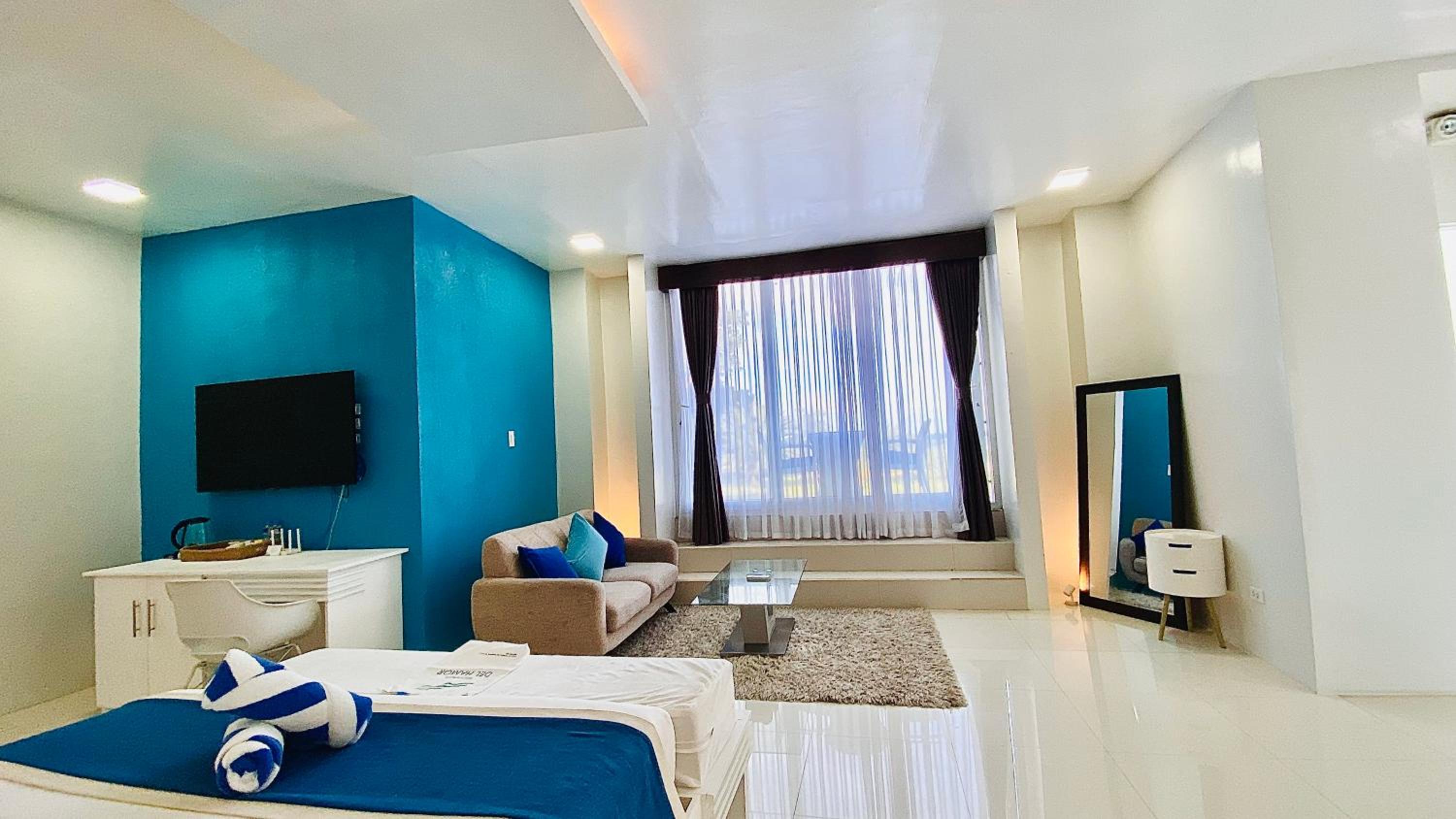 Deluxe Room - Photo 16