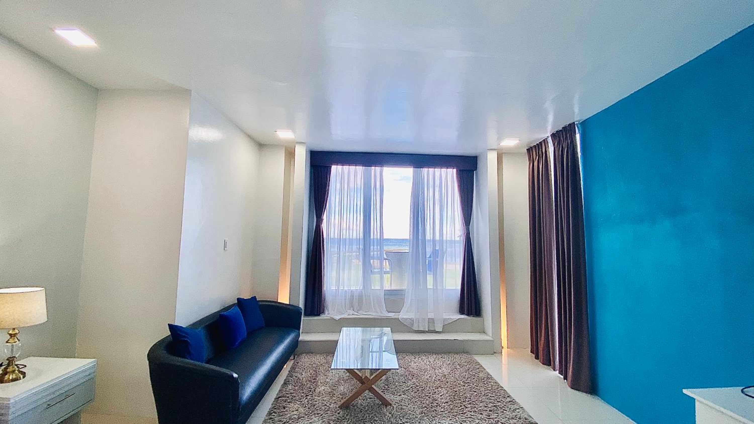Deluxe Room - Photo 15