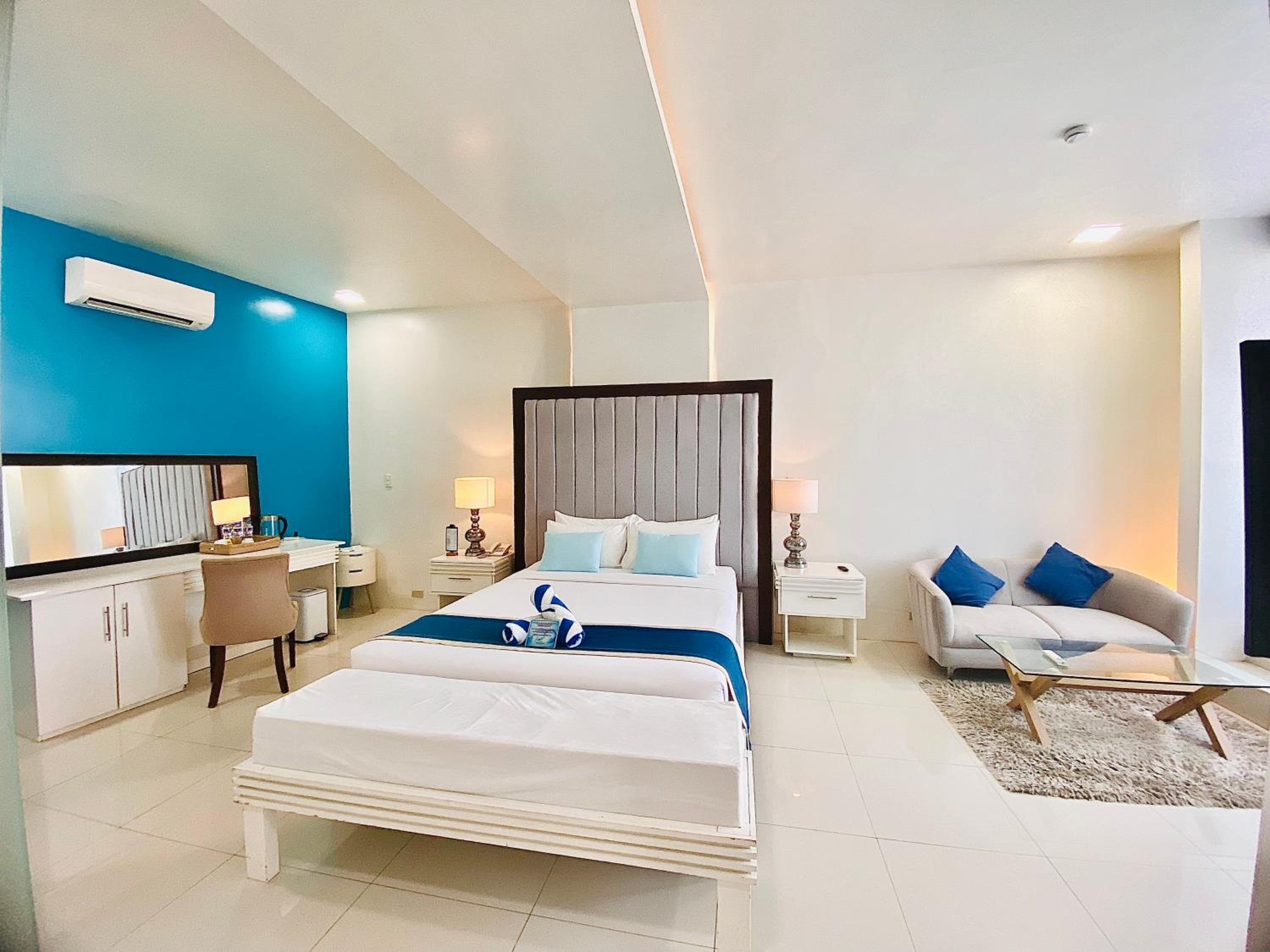 Deluxe Room - Photo 13