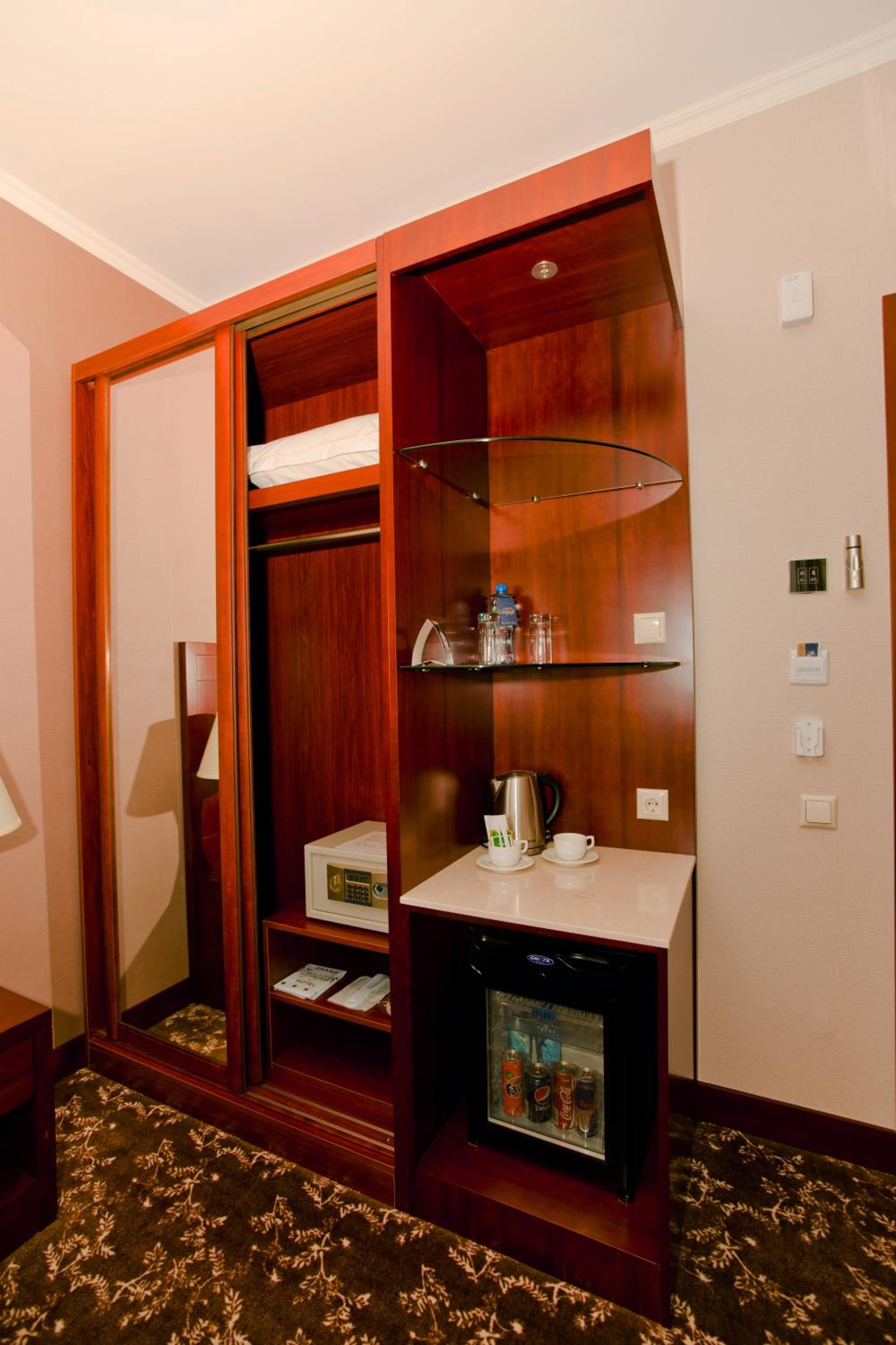 Standard Double Room photo 3