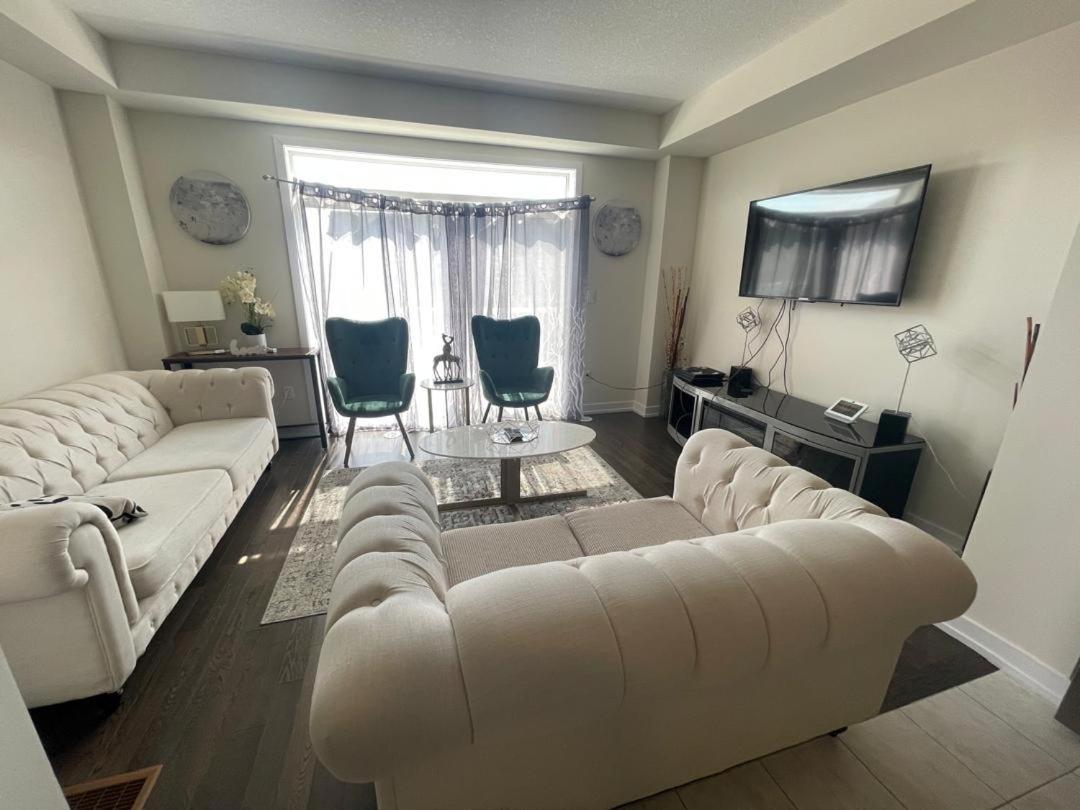 Three-Bedroom Apartment with Balcony photo 1